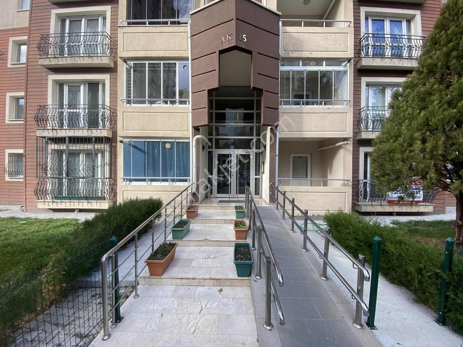 Turkuazda İlkokul Yakını 3+1 Satılık - Görsel 9