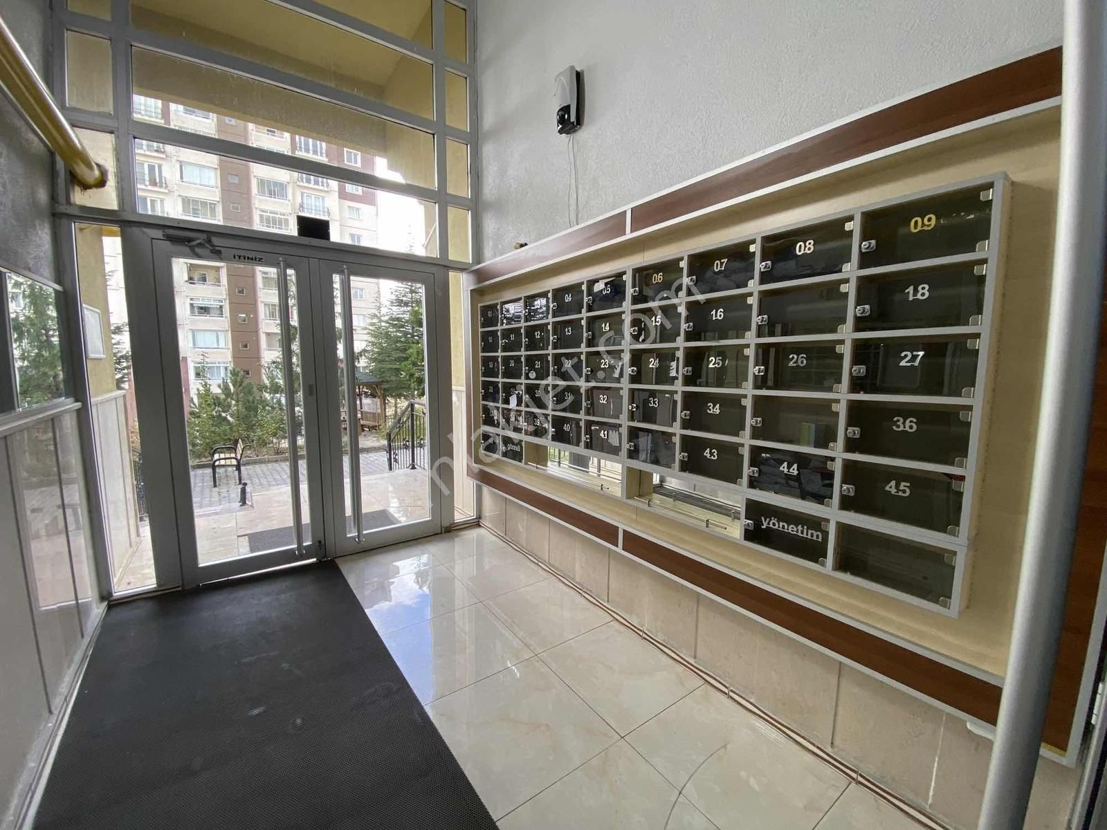 Turkuazda Ticaret Merkezi Yakını Manzaralı 2+1 - Görsel 24