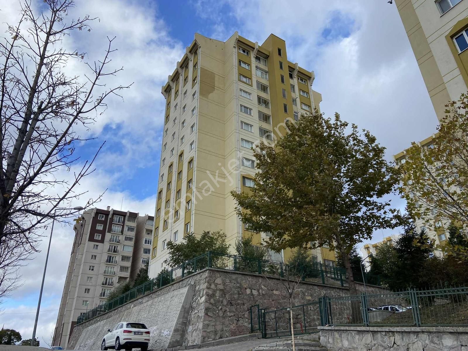 Turkuazda Ticaret Merkezi Yakını Manzaralı 2+1 - Görsel 23