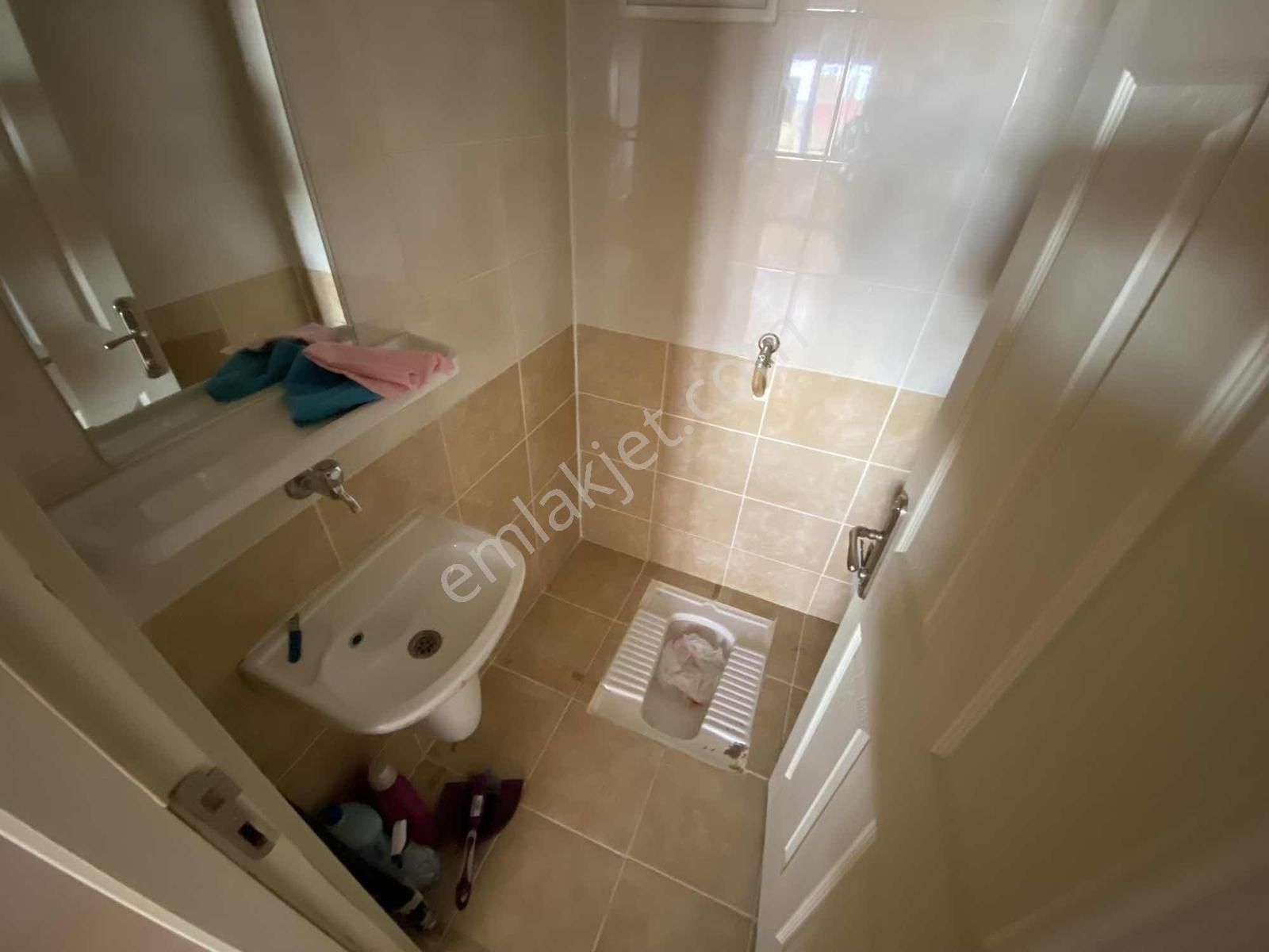 Turkuazda Ticaret Merkezi Yakını Manzaralı 2+1 - Görsel 4