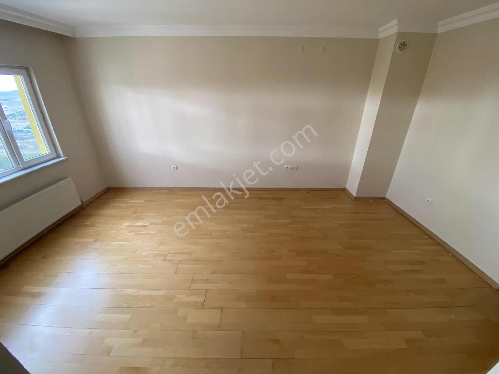 Turkuazda Ticaret Merkezi Yakını Manzaralı 2+1 - Görsel 28