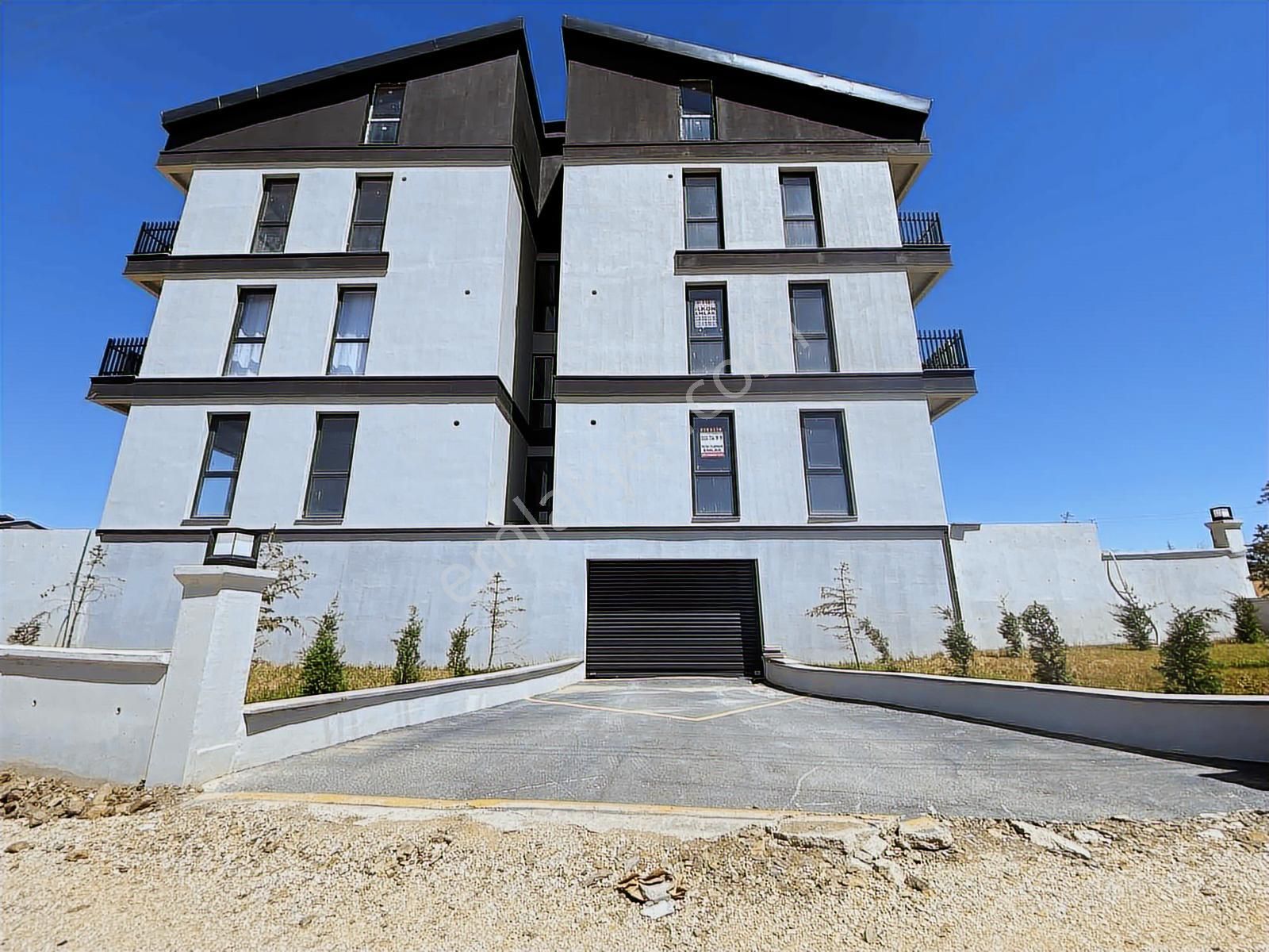 Taşpınar Erbo Sitesinde Kapalı Otoparklı 1+1 - Görsel 9