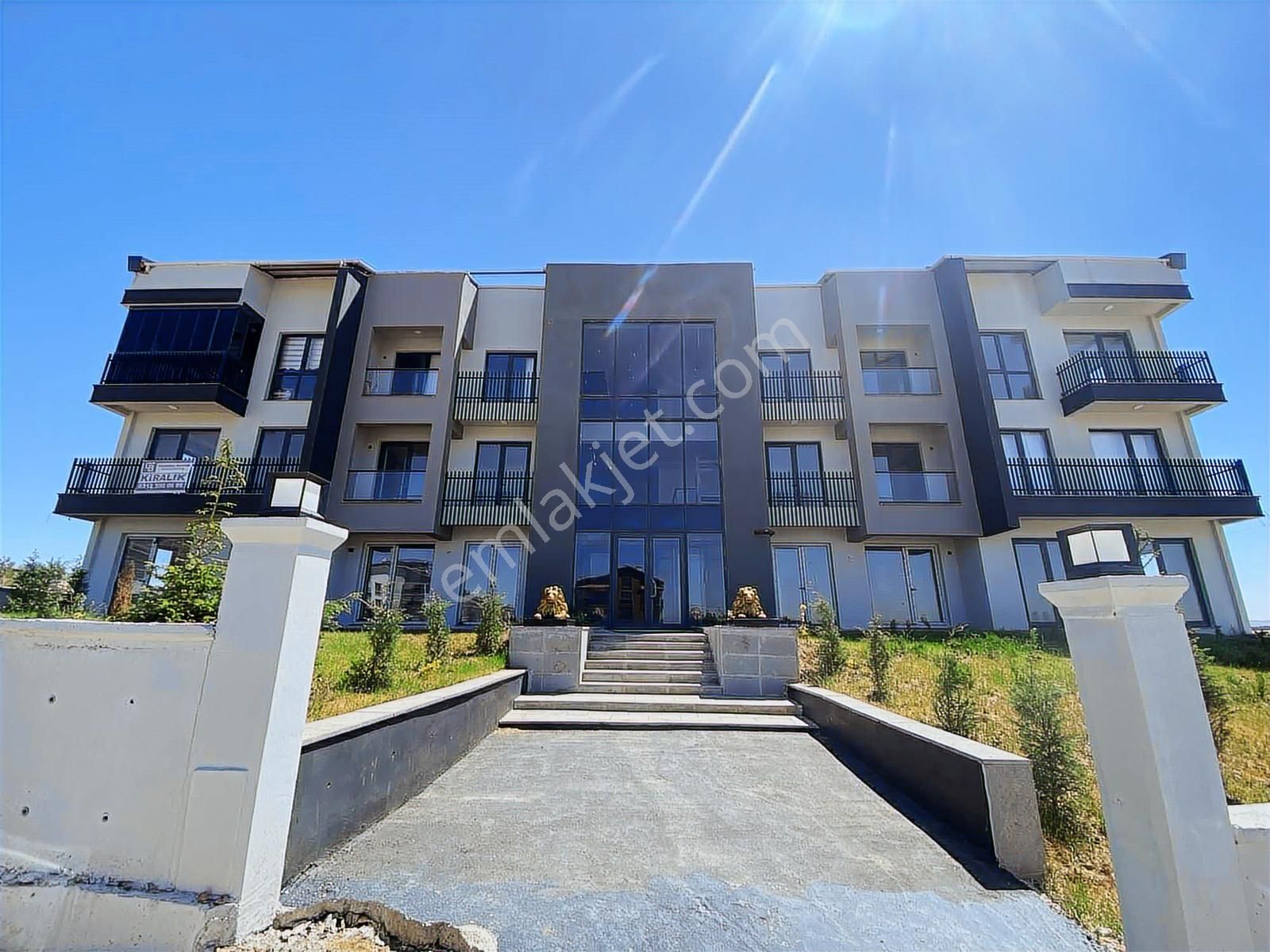 Taşpınar Erbo Sitesinde Kapalı Otoparklı 1+1 - Görsel 8