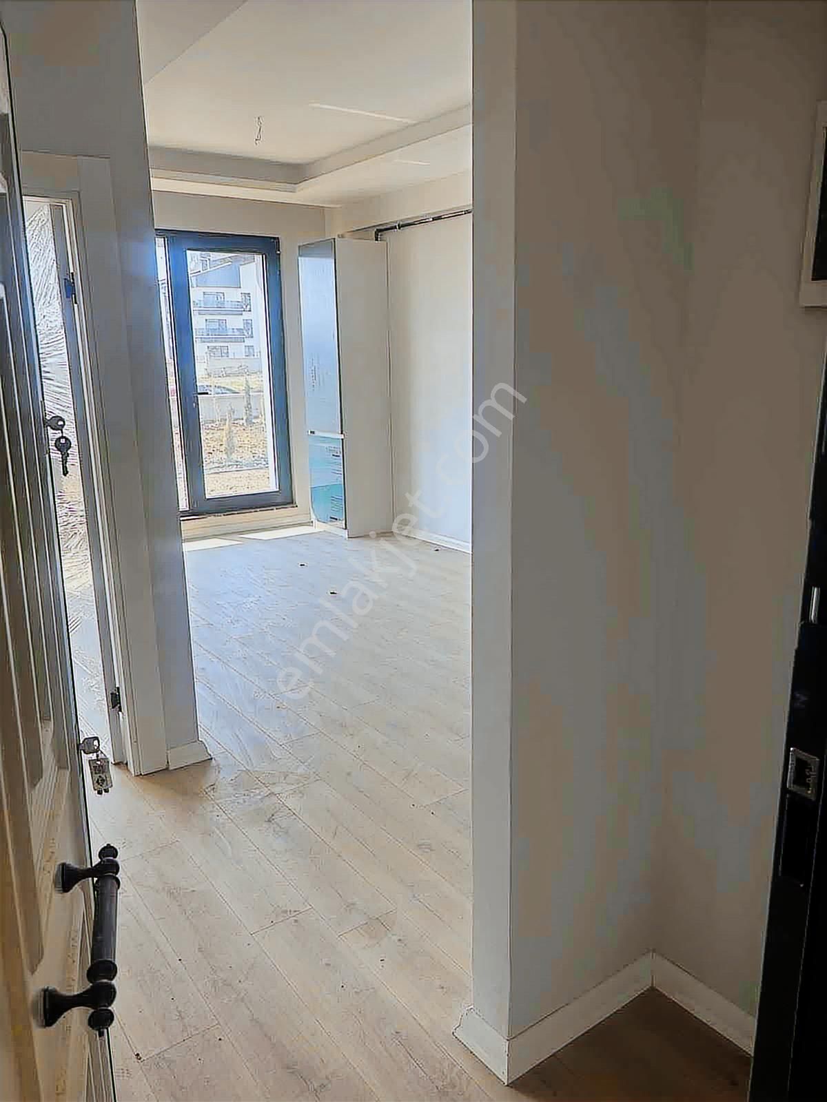 Taşpınar Erbo Sitesinde Kapalı Otoparklı 1+1 - Görsel 17