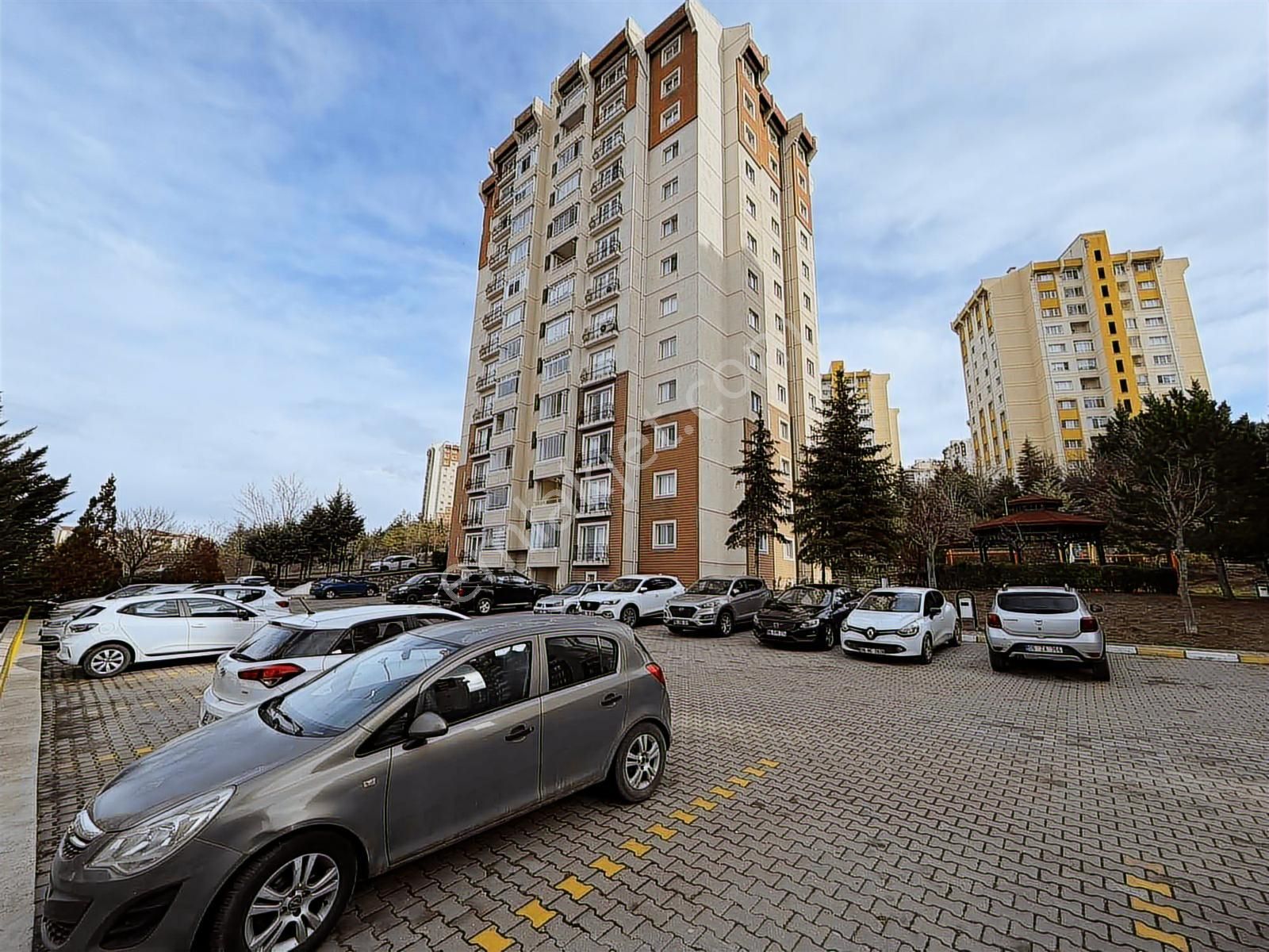 Turkuaz 1.bölge Canan Market Yanı Manzaralı 3+1