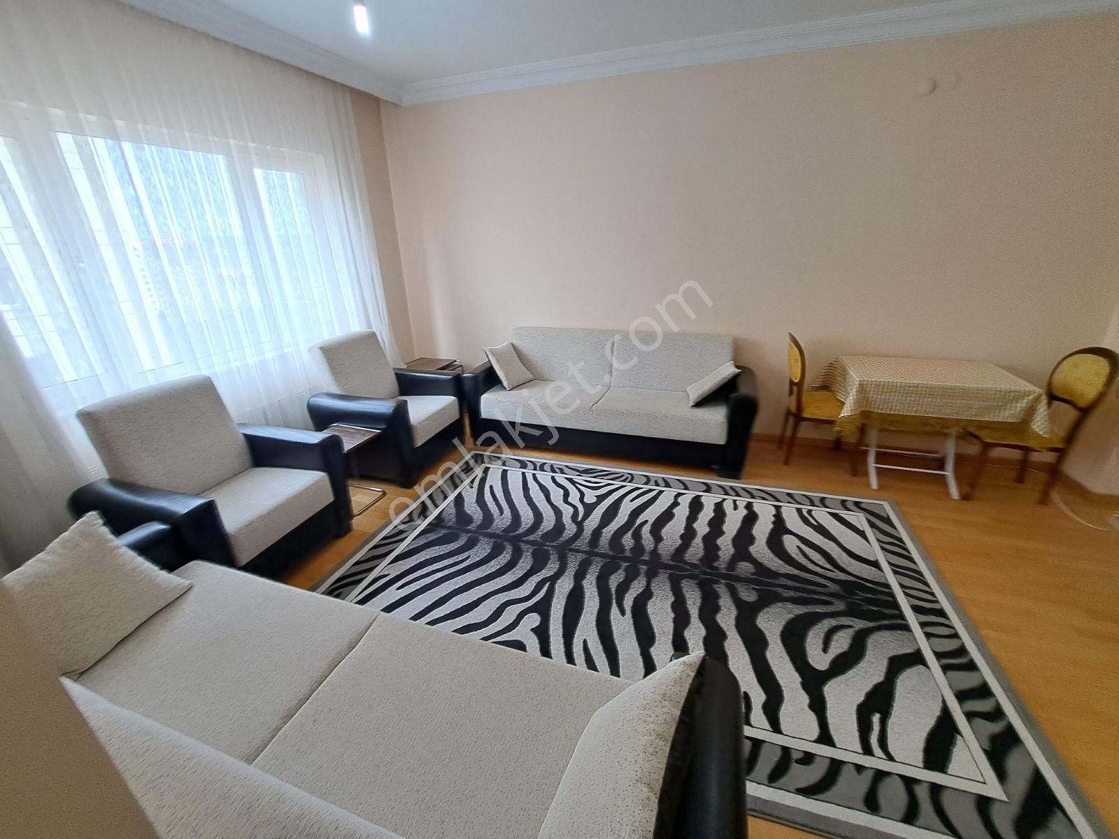 Turkuaz'da Ticaret Merkezi Yakını Eşyalı 2+1 - Görsel 3