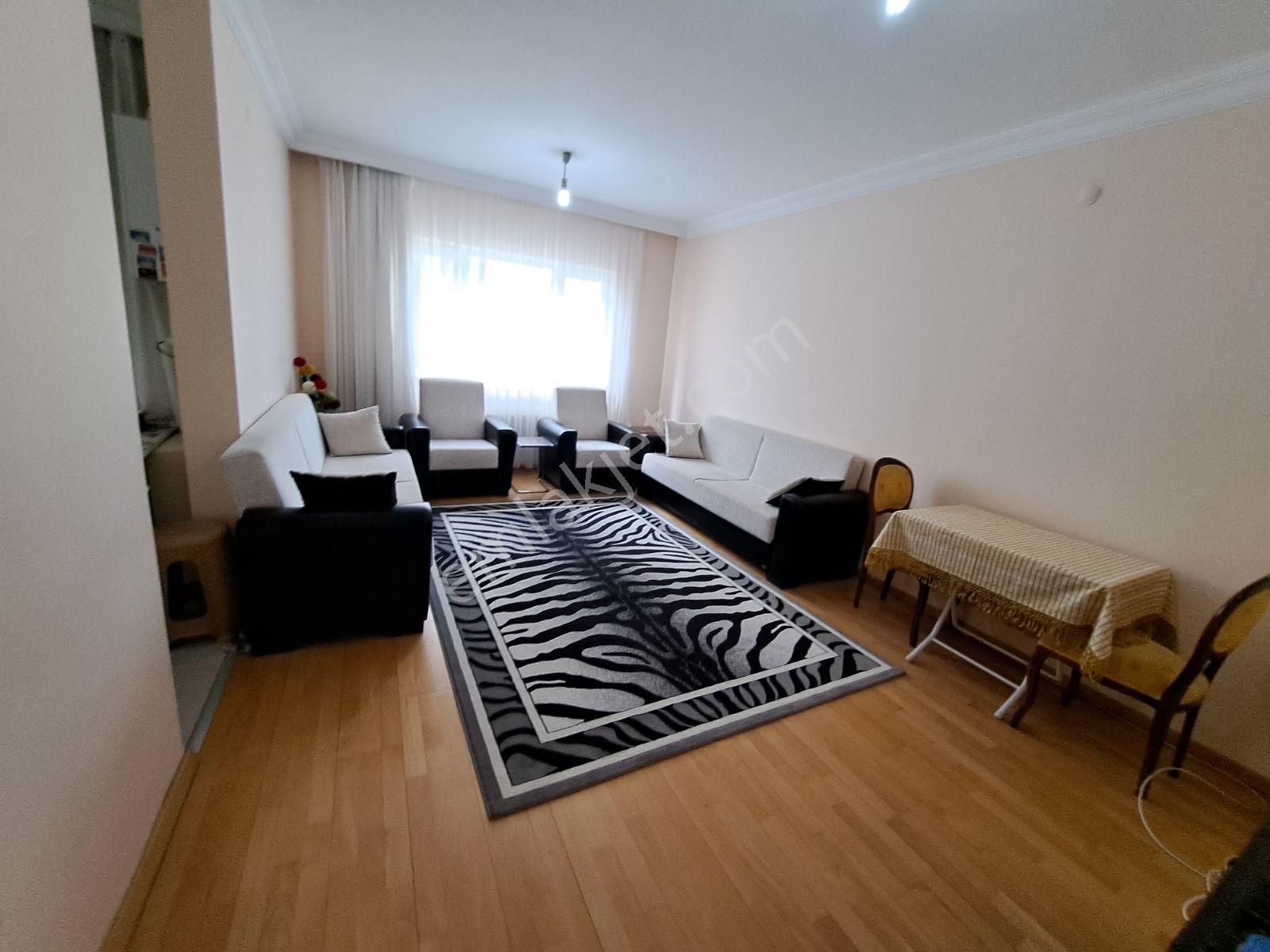 Turkuaz'da Ticaret Merkezi Yakını Eşyalı 2+1