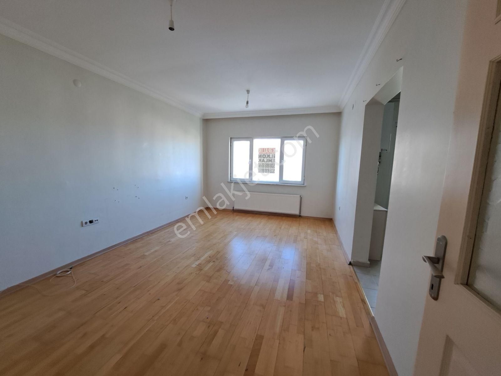 Turkuaz'da İlkokul Yakını Cadde Üzeri Durak Karşısı 2+1 - Görsel 4