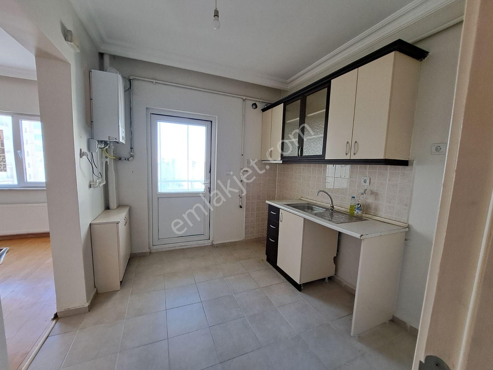 Turkuaz'da İlkokul Yakını Cadde Üzeri Durak Karşısı 2+1 - Görsel 5