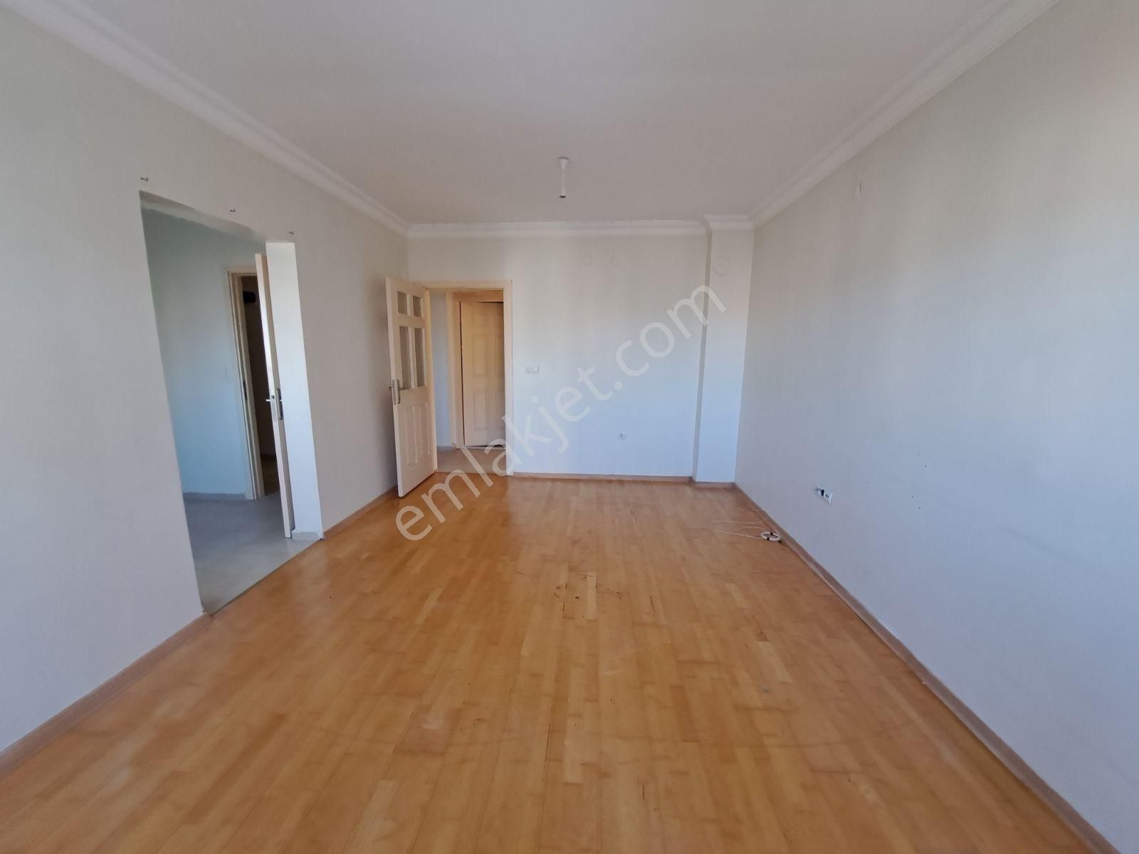 Turkuaz'da İlkokul Yakını Cadde Üzeri Durak Karşısı 2+1 - Görsel 8