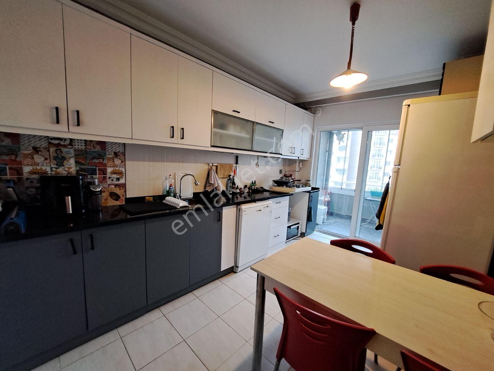 Turkuaz Yapılı Bakımlı 1 Bölge Canan Market Yakını 3+1 - Görsel 4