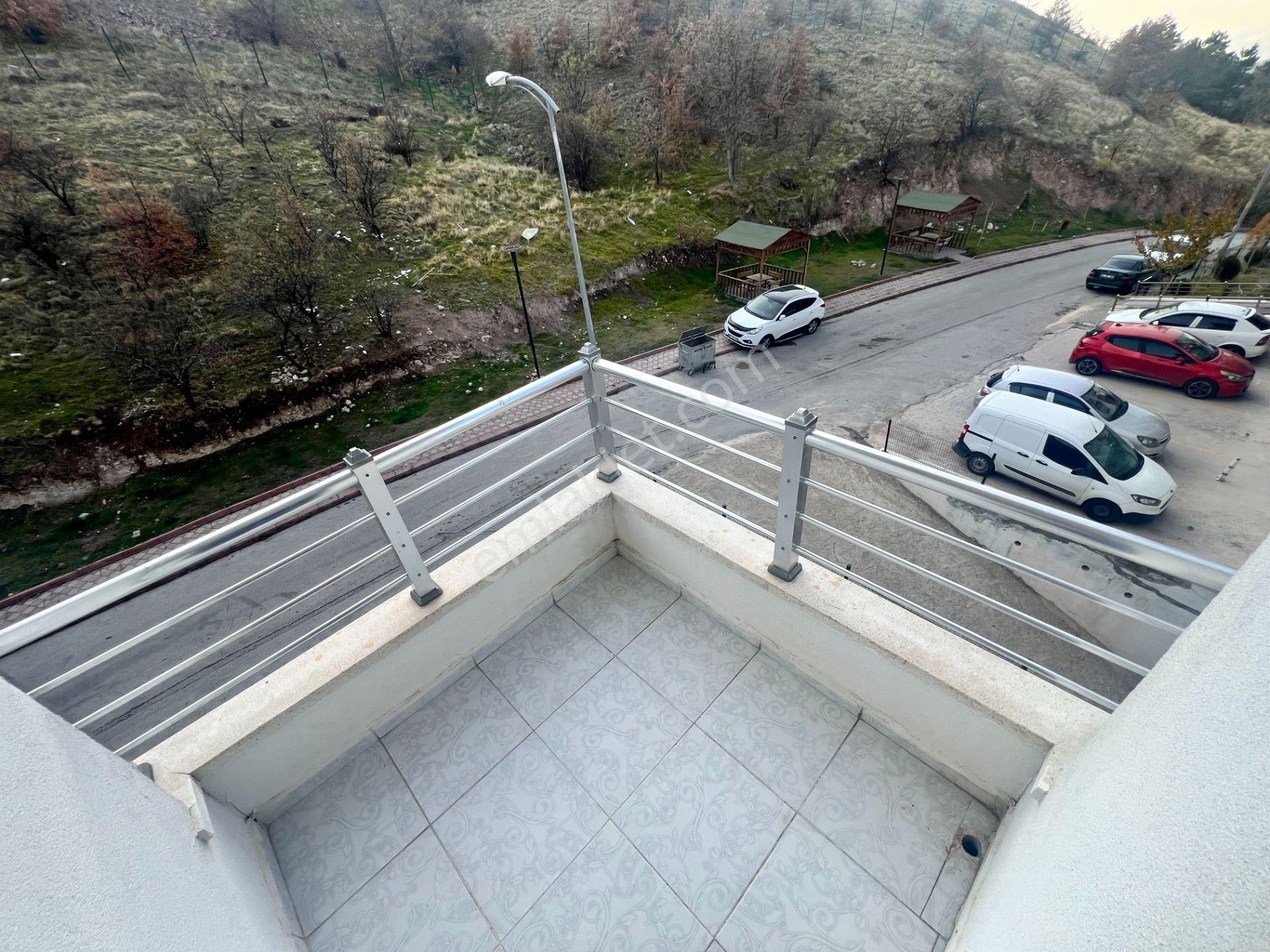 Cihandan Şehitkubilay'da Ara Katta Güney Cephe Full Yapılı 3+1 - Görsel 27