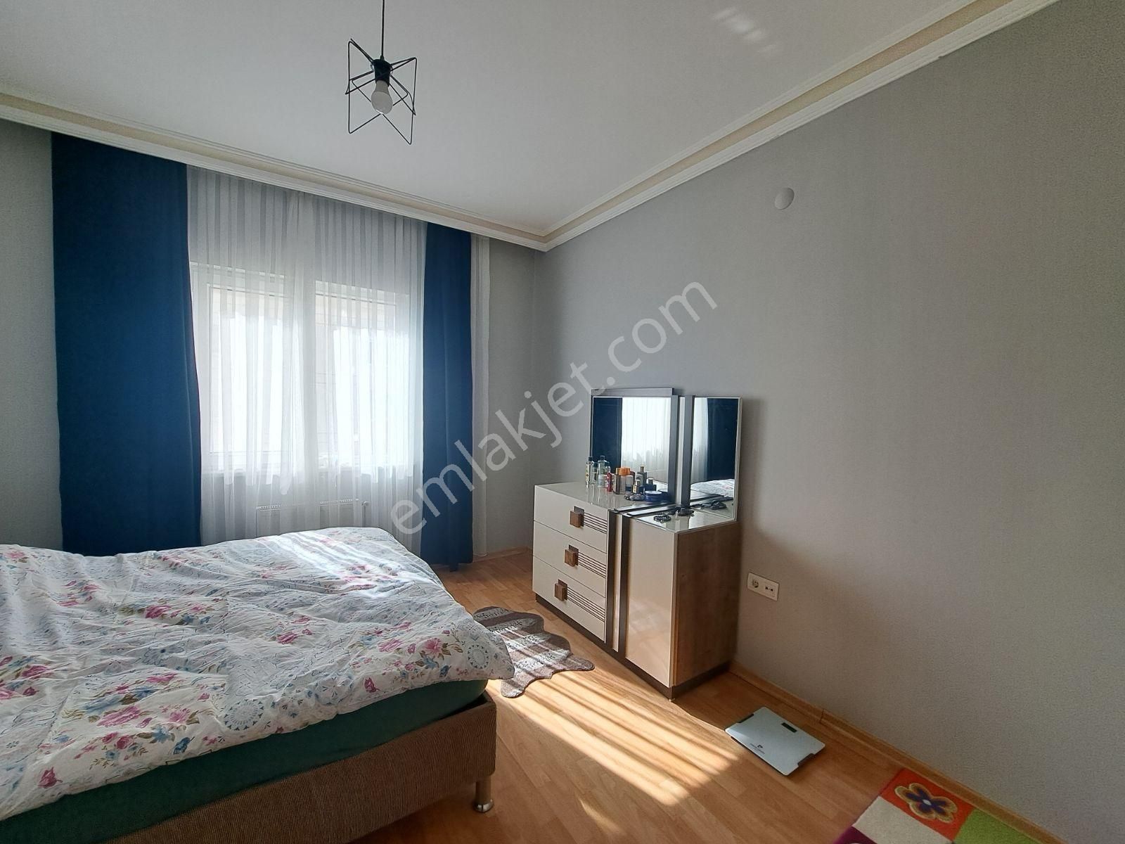 Turkuaz'da Cadde Üzeri Yapılı Güney Cephe 2+1 - Görsel 3