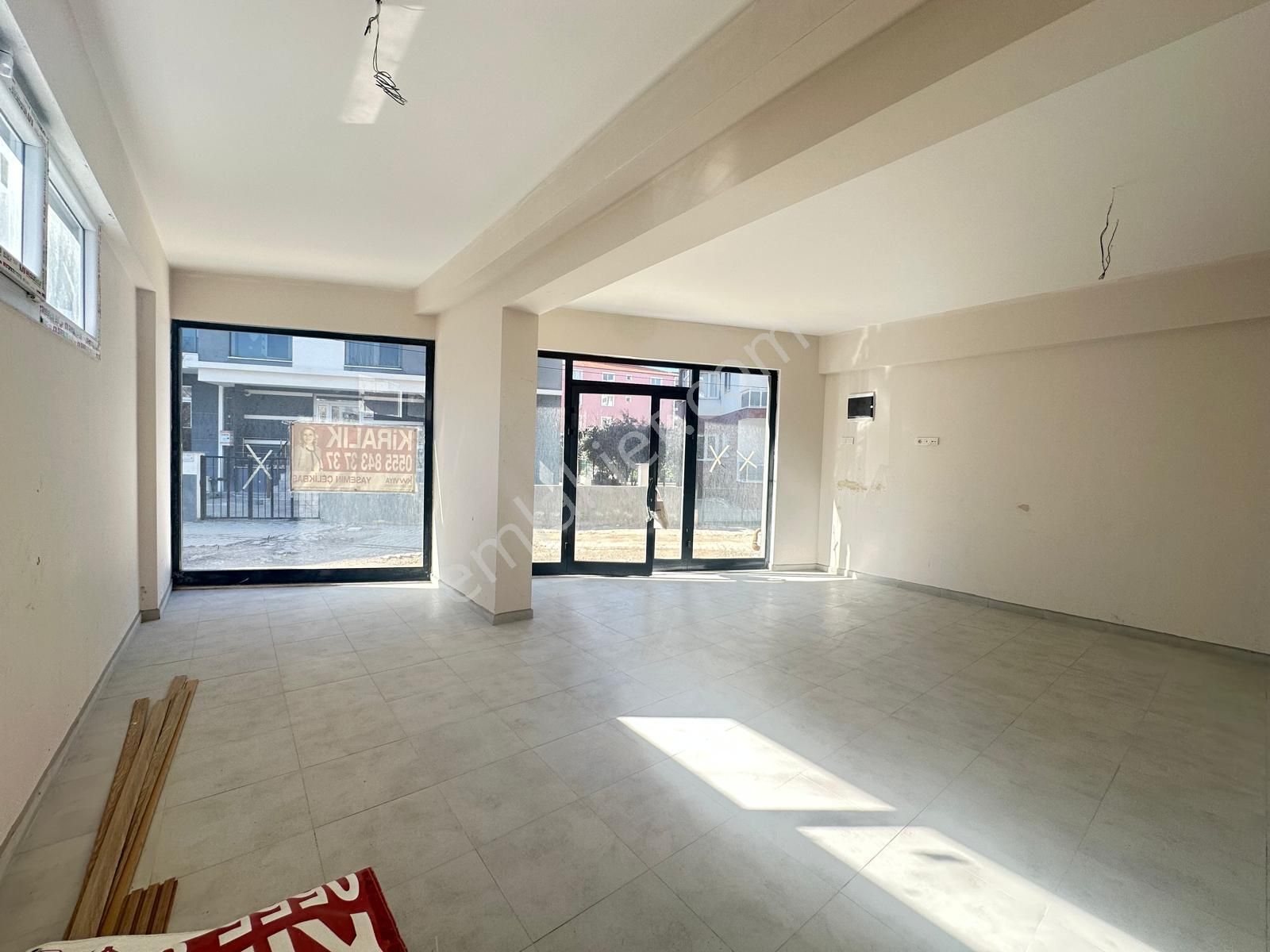 Seyrek'te Merkezi Konum Da Kiralık Dükkan - Görsel 9