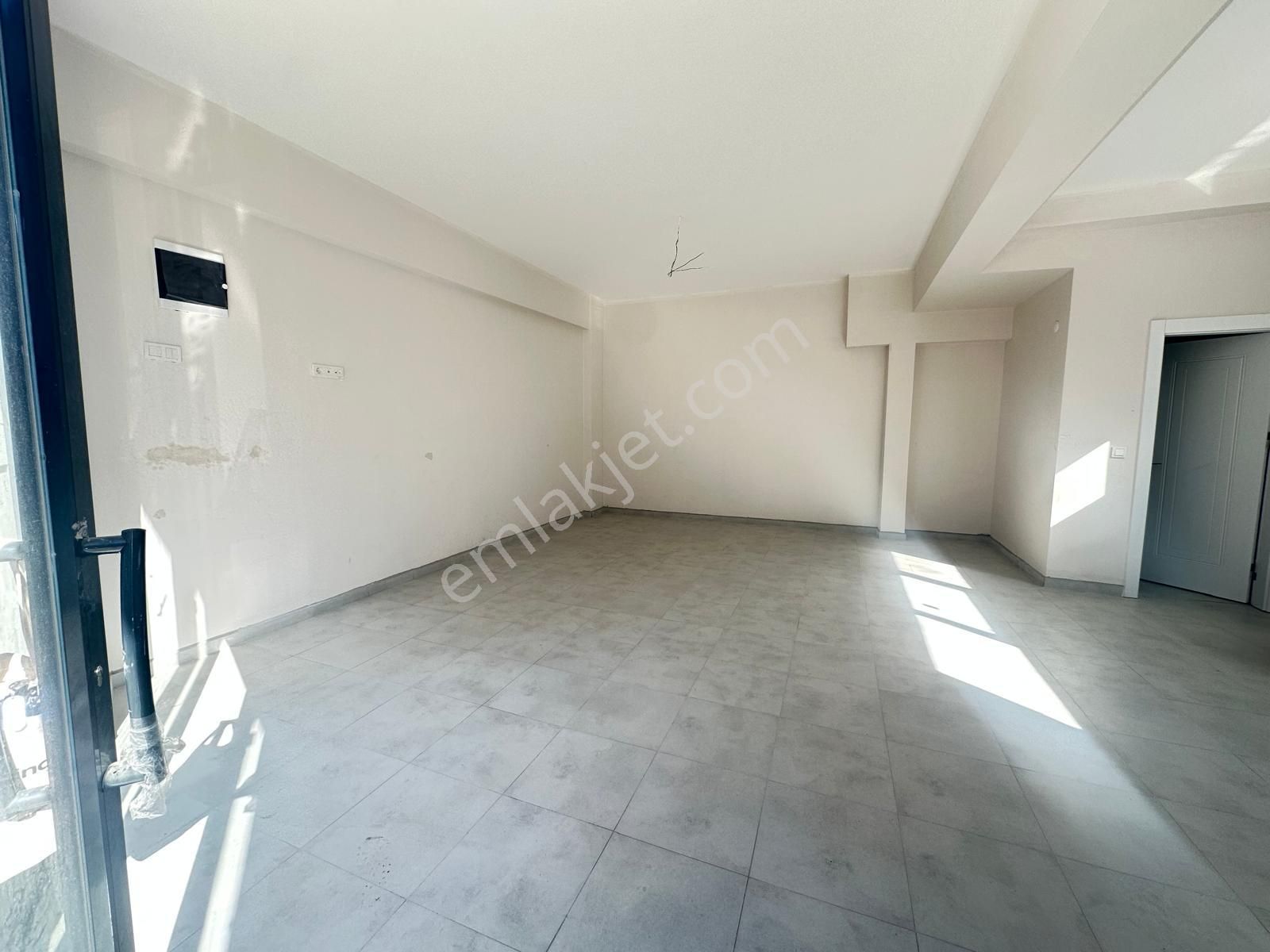 Seyrek'te Merkezi Konum Da Kiralık Dükkan - Görsel 3