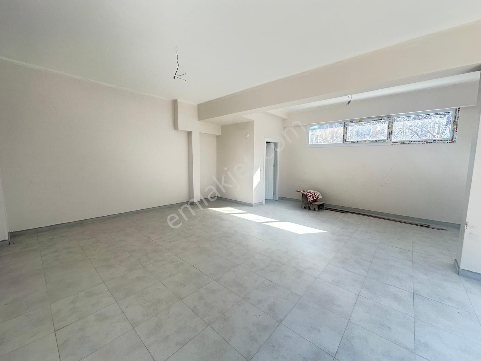 Seyrek'te Merkezi Konum Da Kiralık Dükkan - Görsel 5