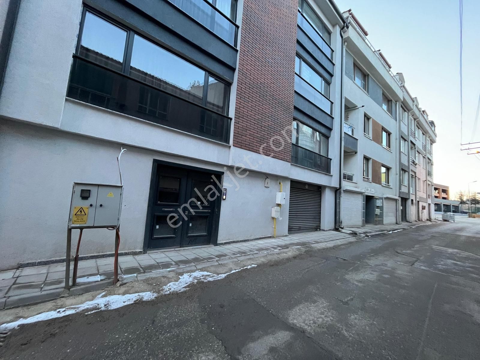 Bess'den Ertuğrulgazi Mahallesinde Kiralık 2+0 Daire