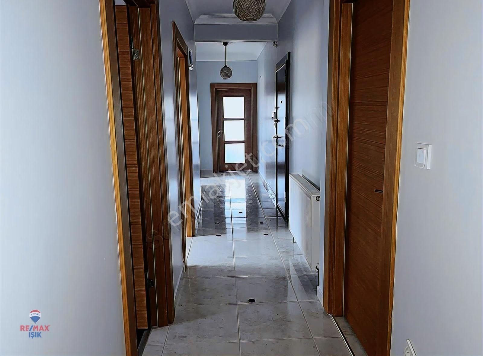 Sapanbağları'nda Yeni Binada Geniş,ferah,ebeveyn Banyolu 3+1 - Görsel 8