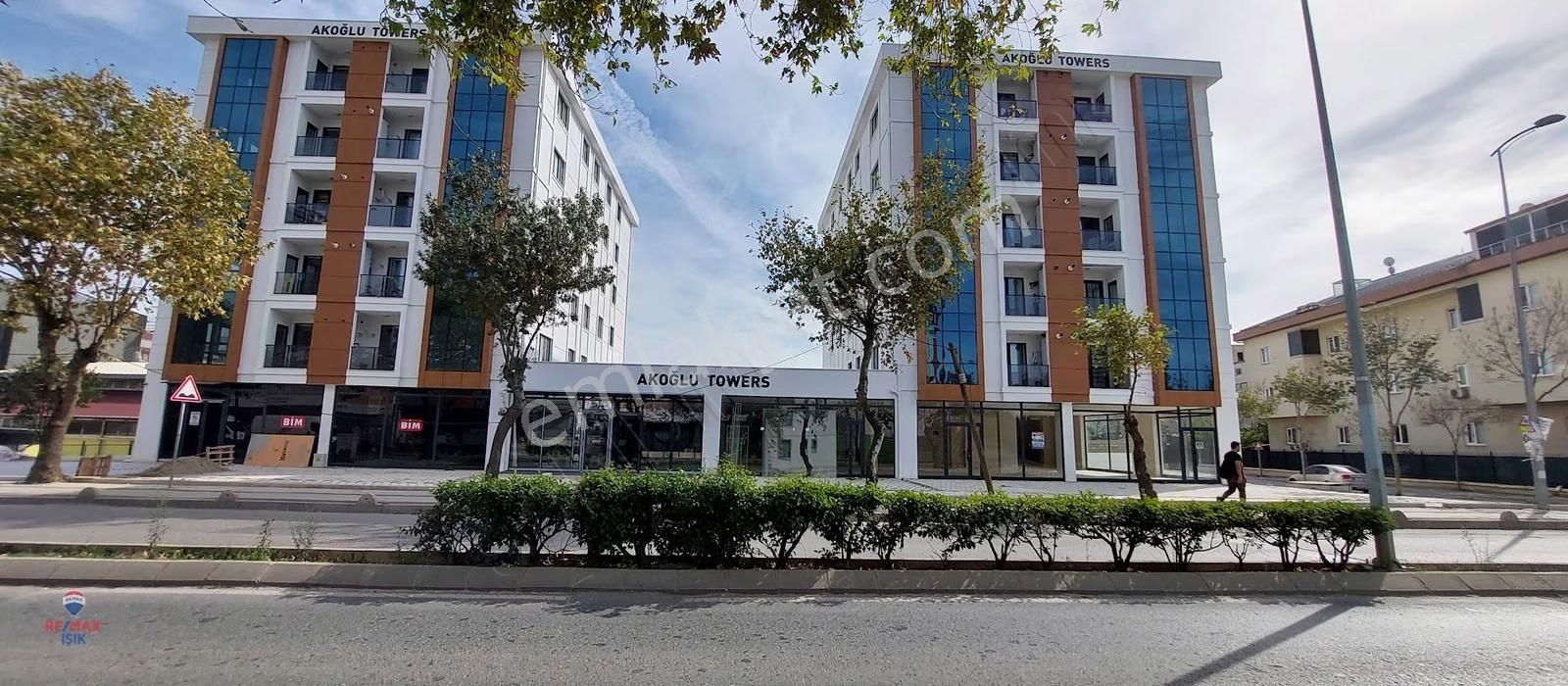 Ana Cadde Üzeri 500 M Kapalı 500 M Açık Alanlı Dükkan Mağaza