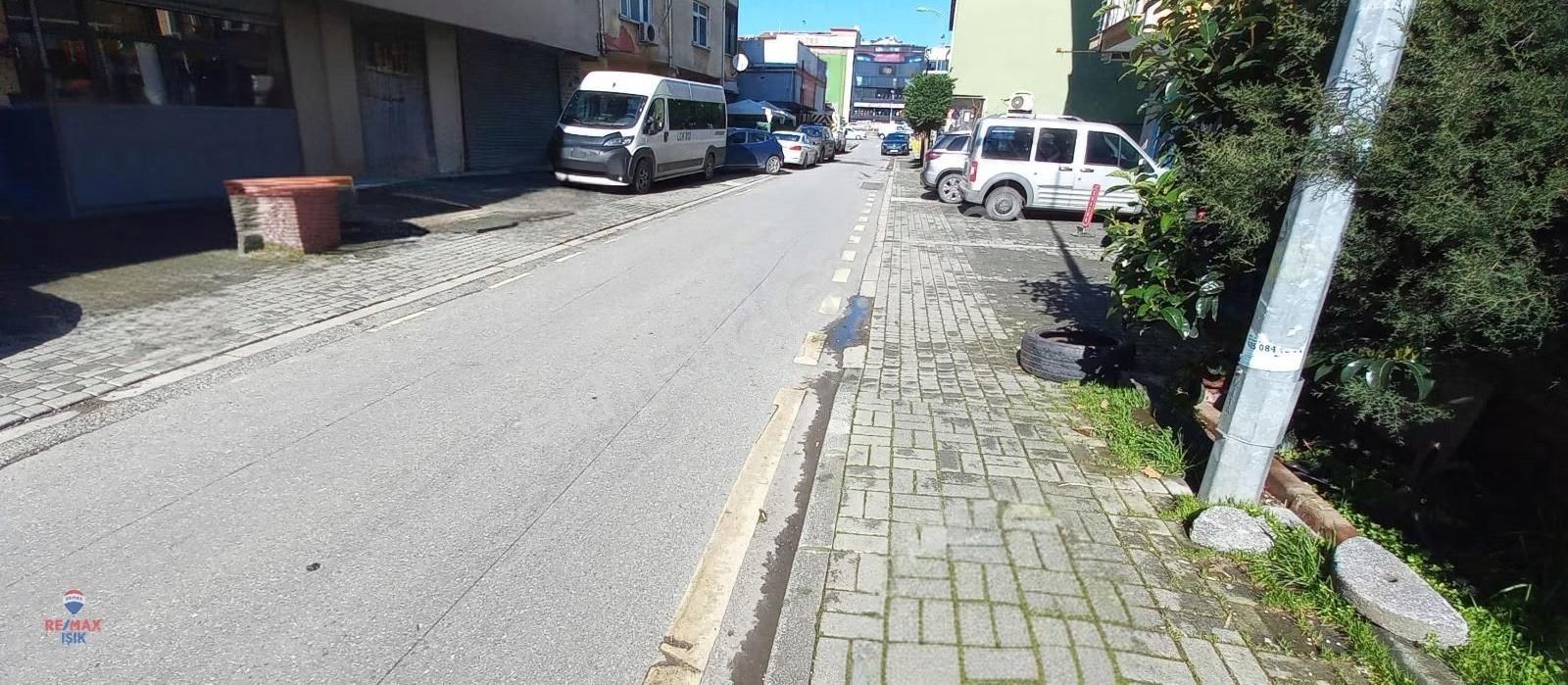 Madenler'de Merkezi Lokasyonda Çok Amaçlı Düz Giriş