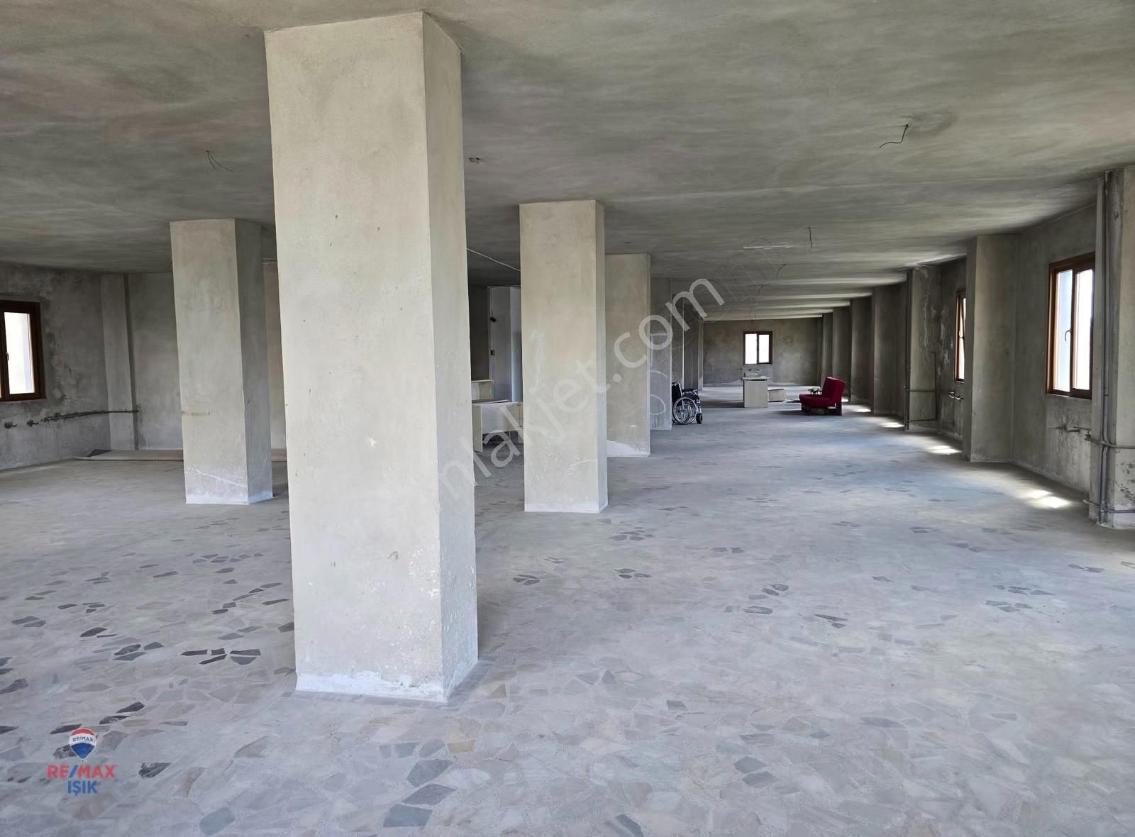 Sancaktepe Merkez De Alternatifli Skanlı Çok Amaçlı 1100m2 - Görsel 21