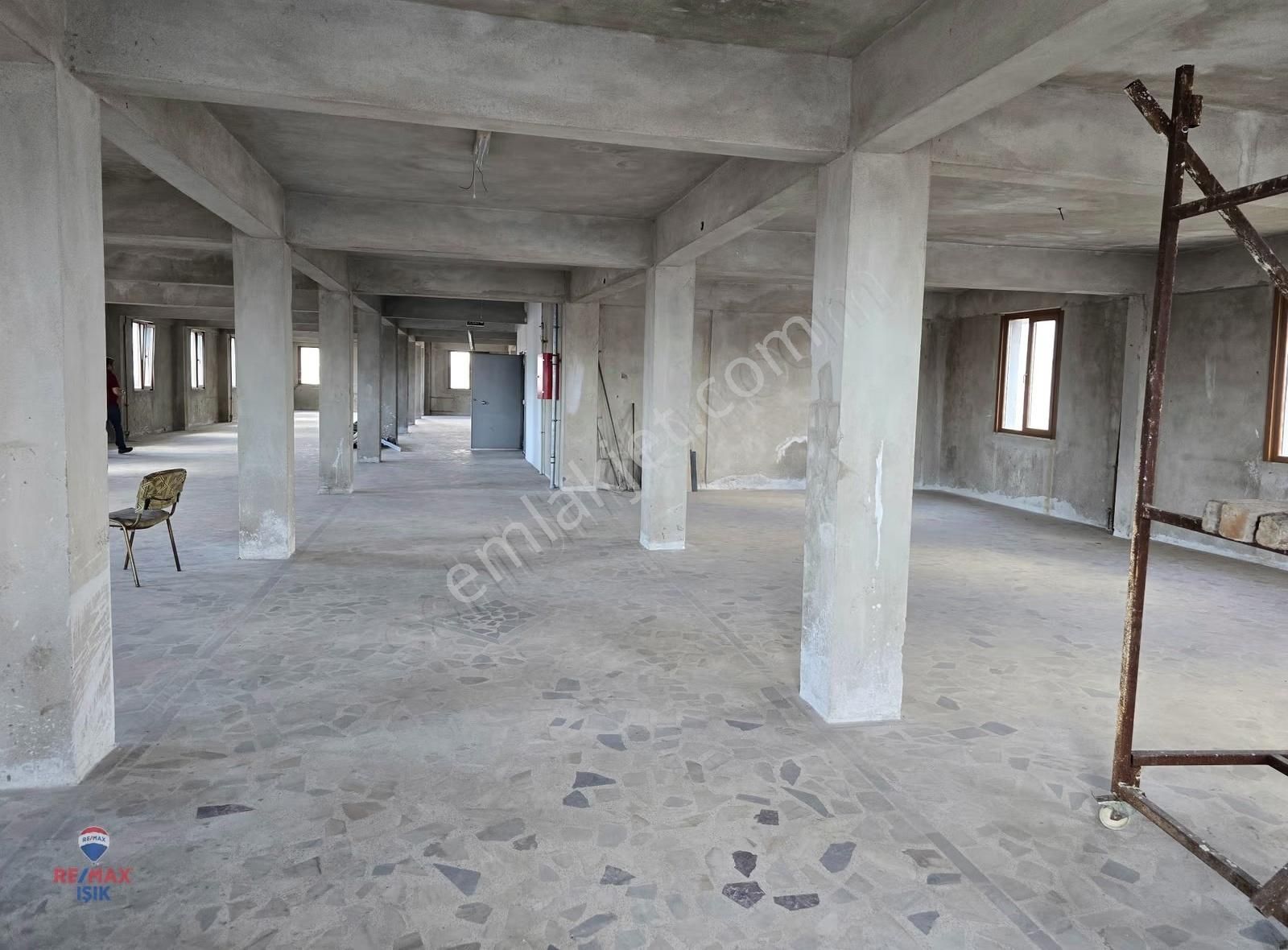 Sancaktepe Merkez De Alternatifli Skanlı Çok Amaçlı 1100m2 - Görsel 24