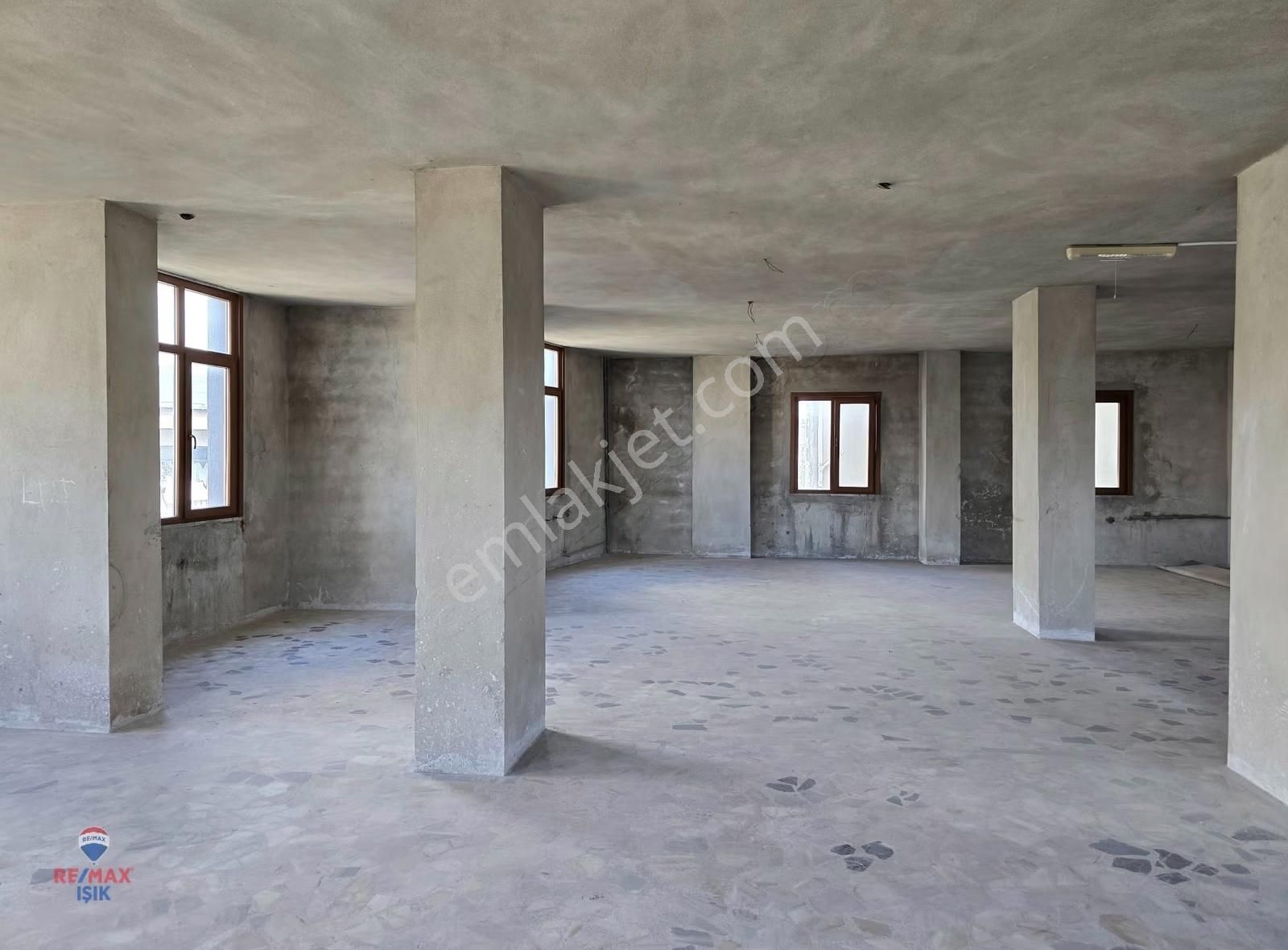 Sancaktepe Merkez De Alternatifli Skanlı Çok Amaçlı 1100m2 - Görsel 30