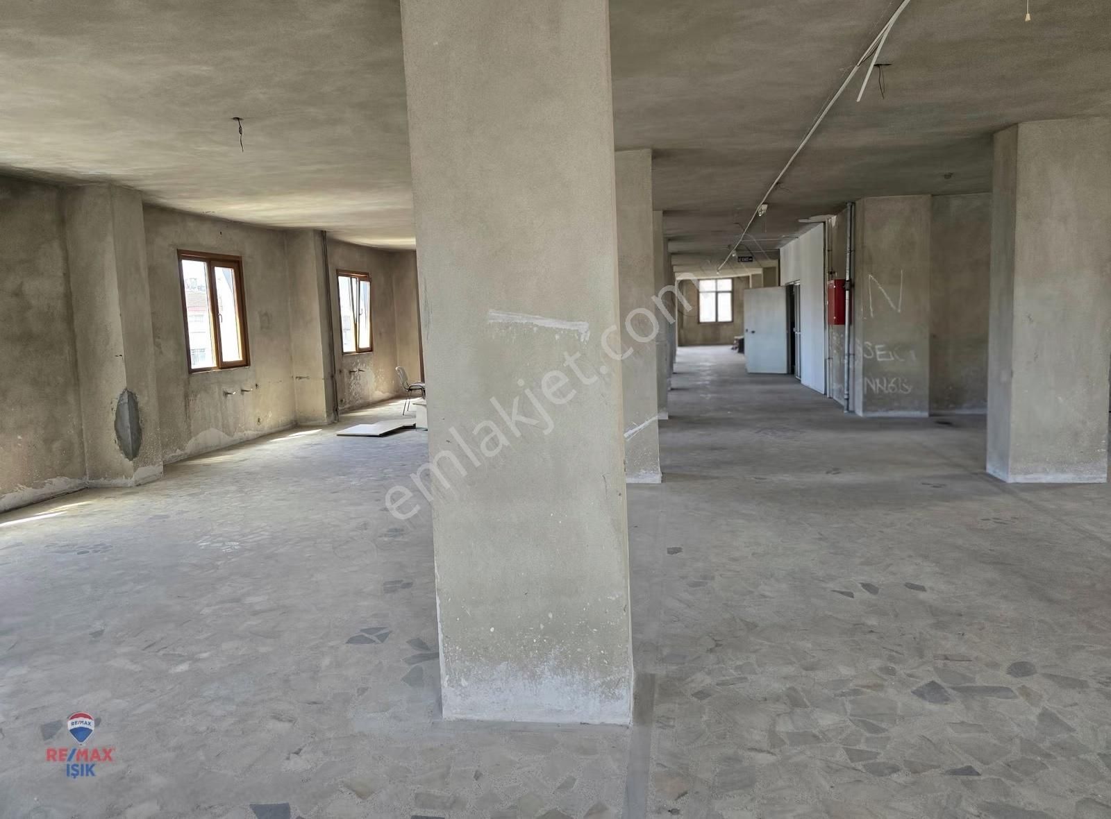 Sancaktepe Merkez De Alternatifli Skanlı Çok Amaçlı 1100m2 - Görsel 19