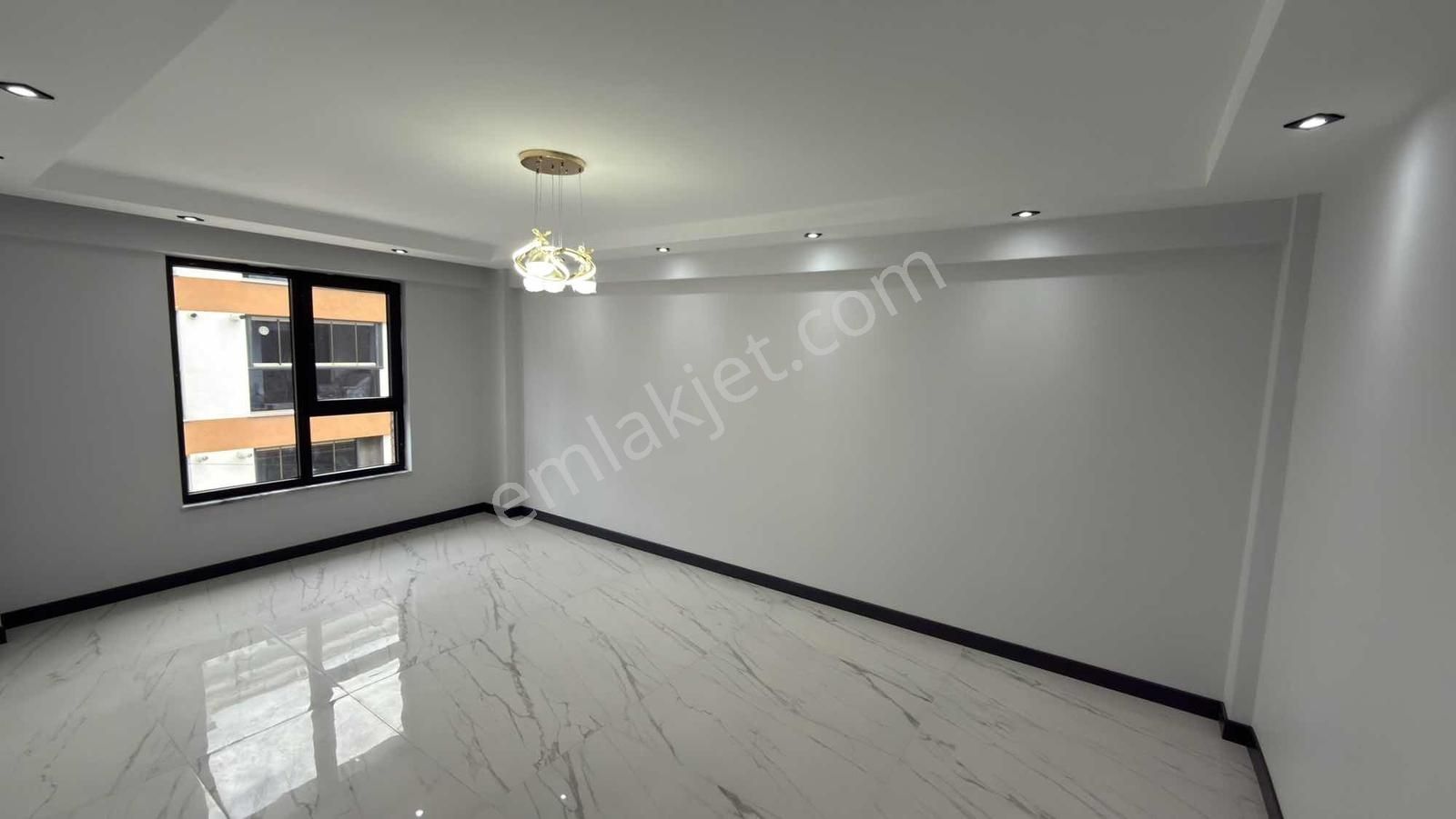 Fiyatı Düştü! Bu Lokasyonda Bu Metrekarede Başka Yok!