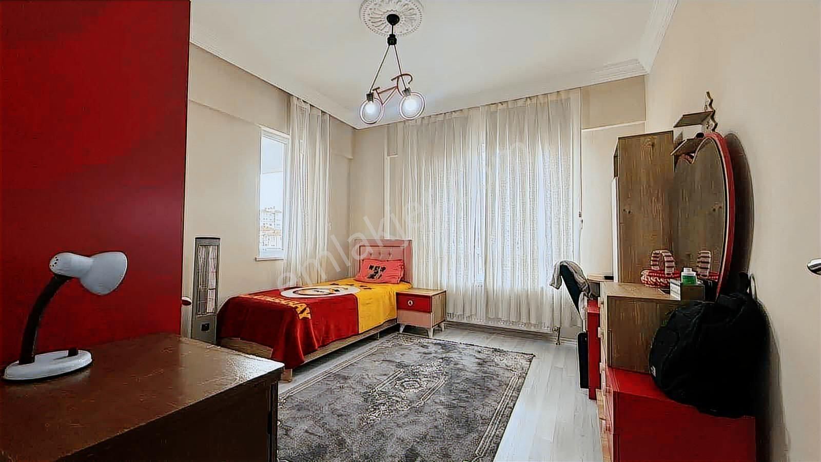 Emlak Ofisimden Esenyurt Mah. 3+1 Yapılı Daire - Görsel 3