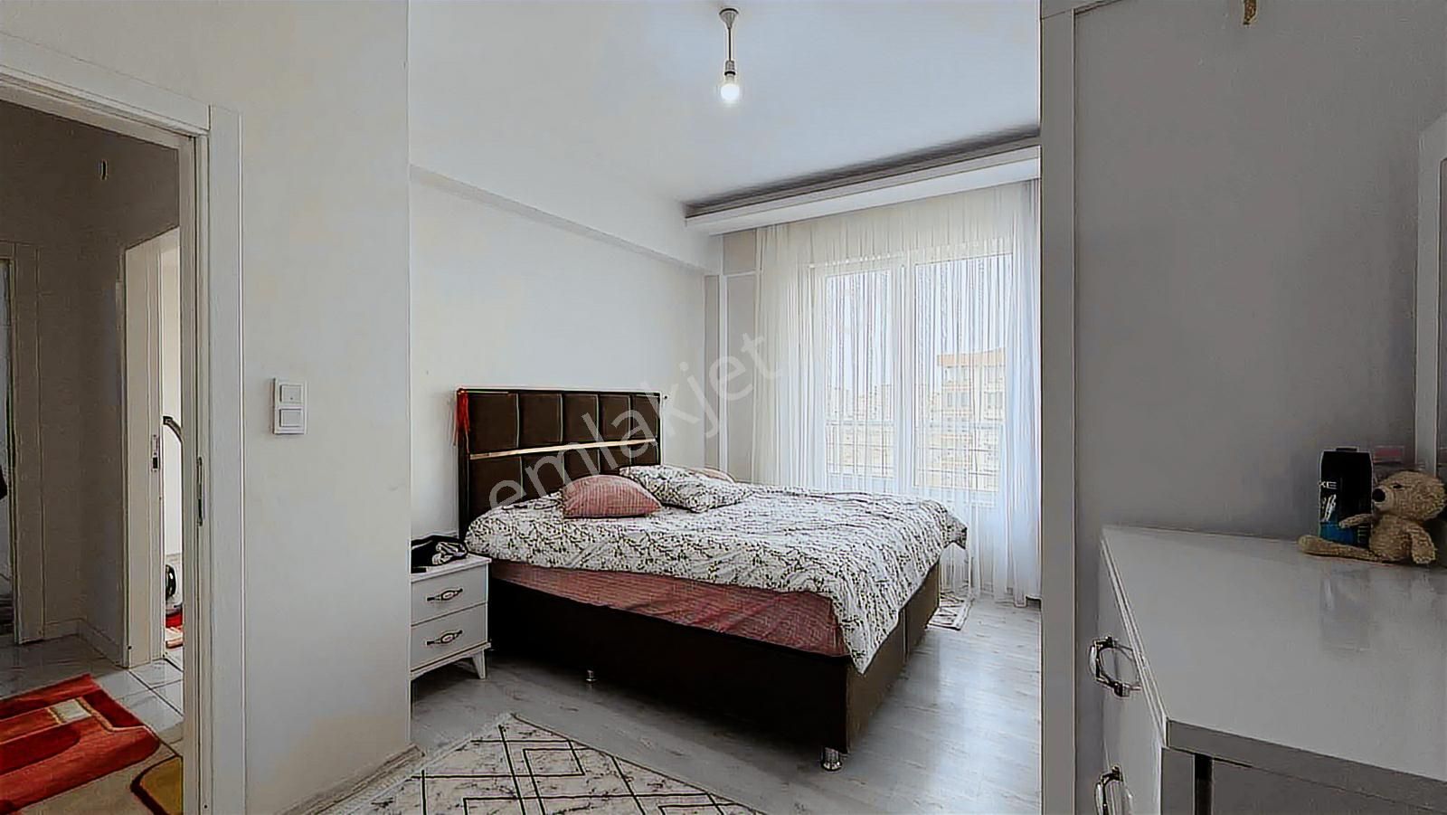 Serkent Mah.cadde Üzeri 3+1 Satılık Geniş Daire - Görsel 3