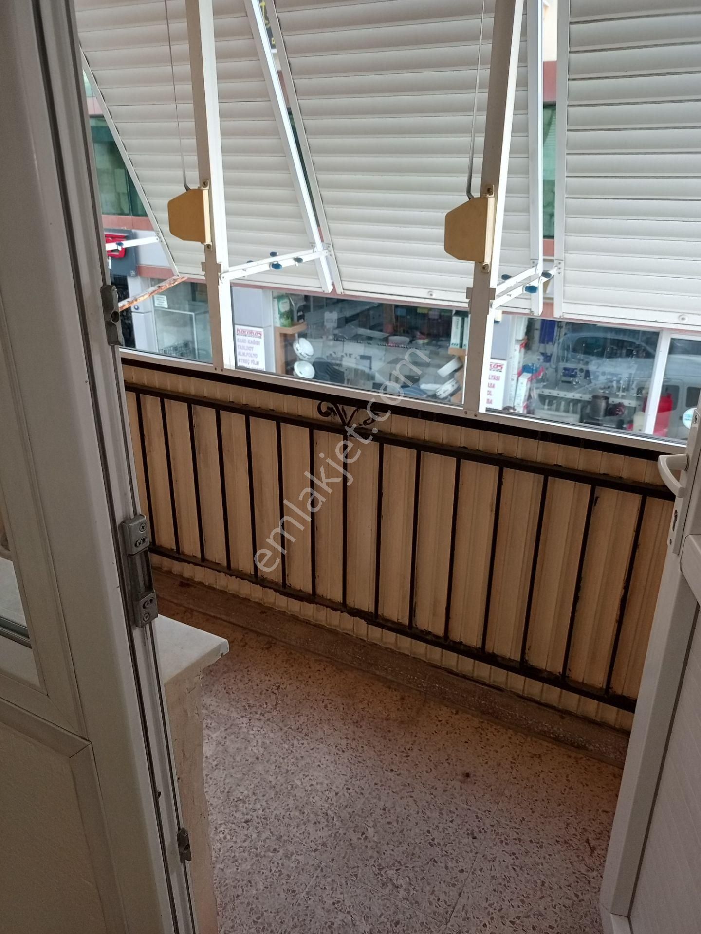 Menemen Mermerli Mahallesi Kiralık 2+1 Ara Kat Tadilatlı Daire - Görsel 2