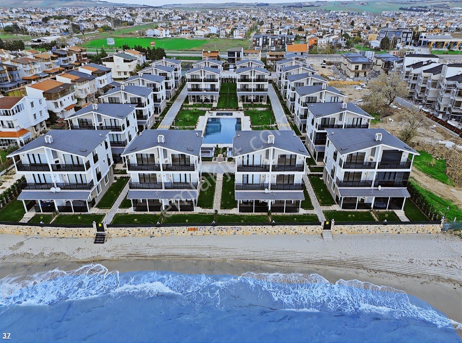 Yeniçiftlik Denize Sıfır Sitede Havuzlu 4+1 Yazlık Villa - Görsel 22