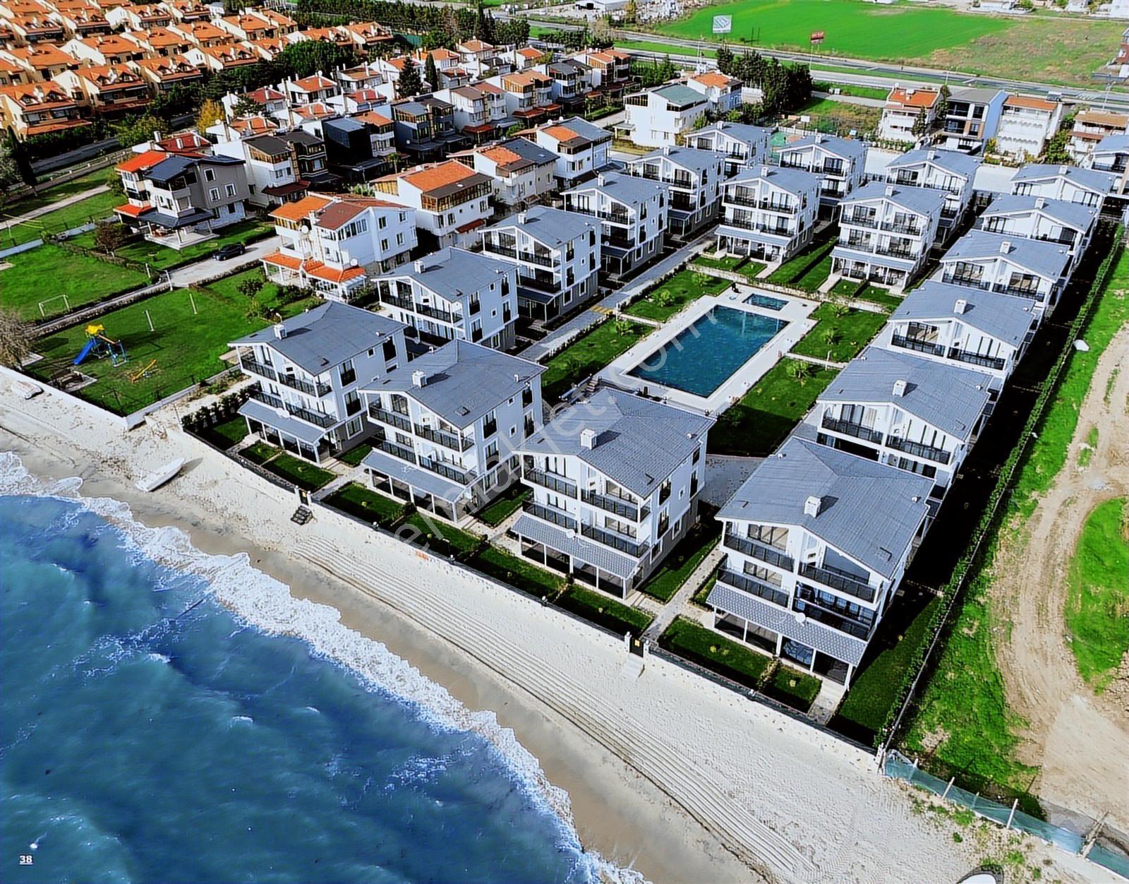 Yeniçiftlik Denize Sıfır Sitede Havuzlu 4+1 Yazlık Villa - Görsel 4