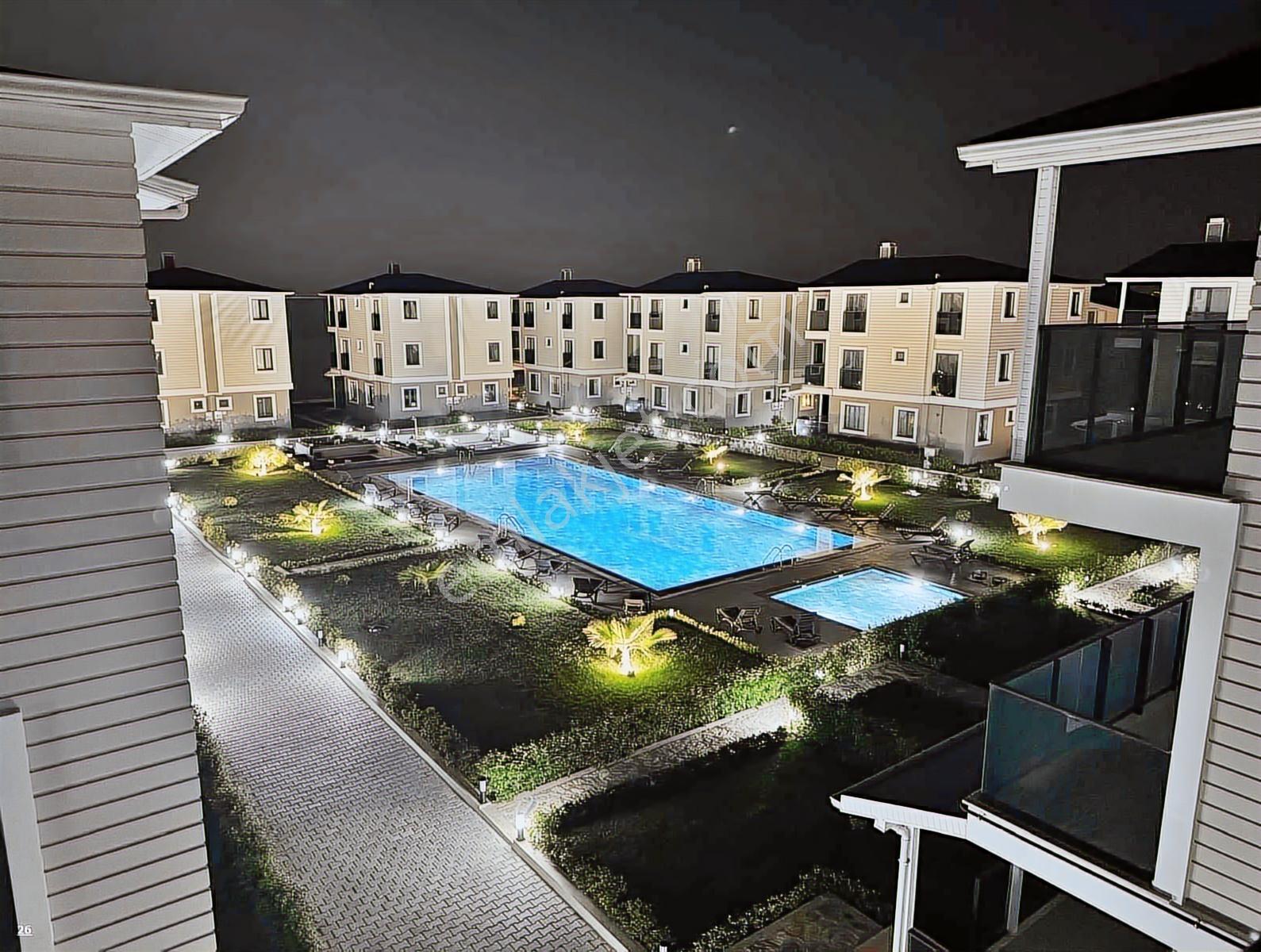 Yeniçiftlik Denize Sıfır Sitede Havuzlu 4+1 Yazlık Villa - Görsel 8