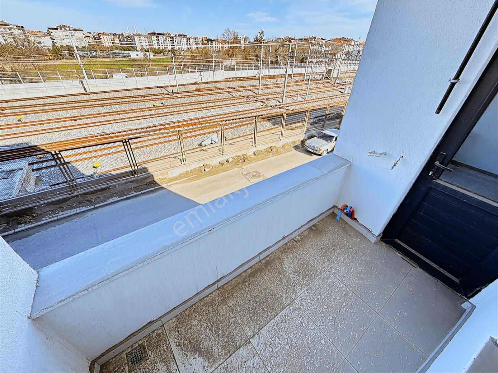 İstasyon Mah. Hızlı Tren Durağına 1 Dk Ara Kat 55mk 1+1 Daireler - Görsel 14