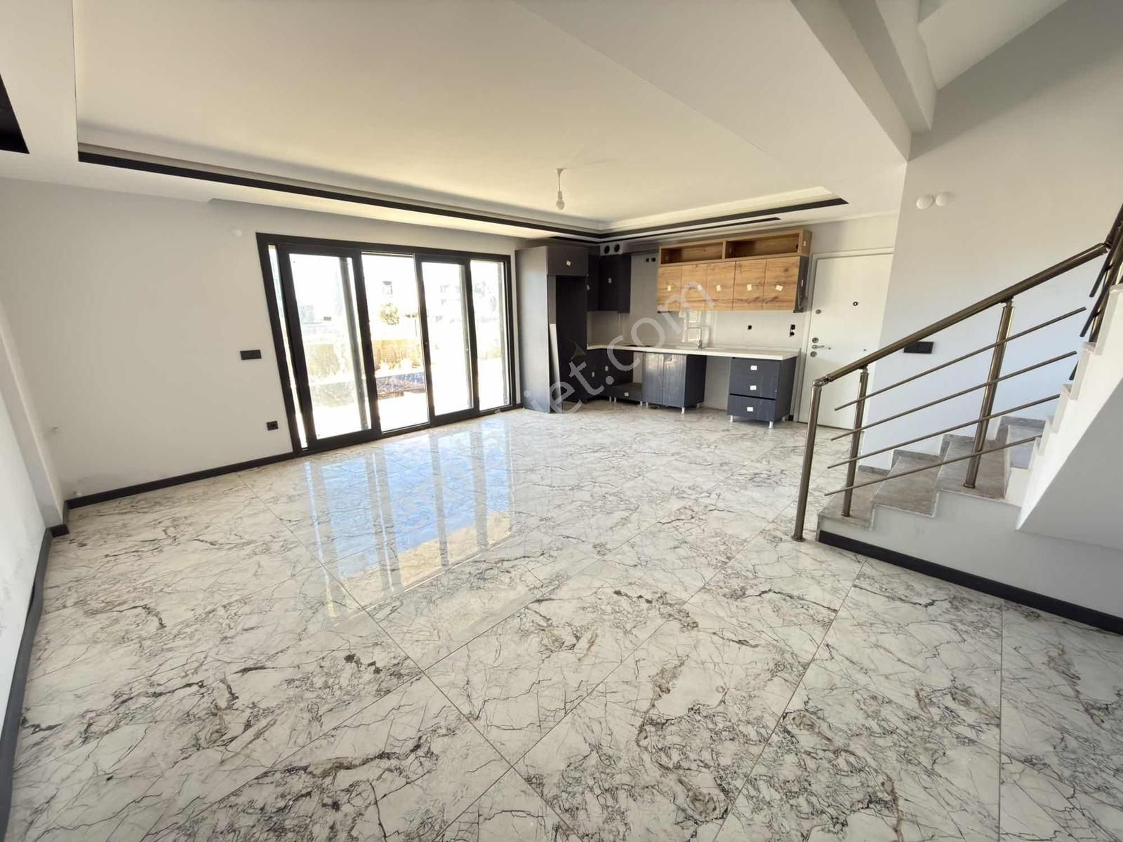 Kuşadası Davutlar Özel Havuzlu 3+1 Triplex Villa - Görsel 6