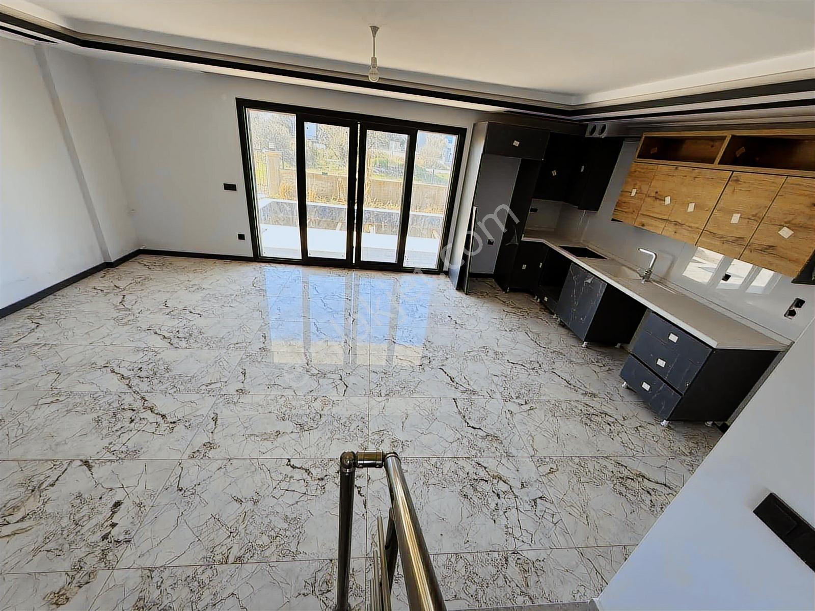 Kuşadası Davutlar Özel Havuzlu 3+1 Triplex Villa - Görsel 29