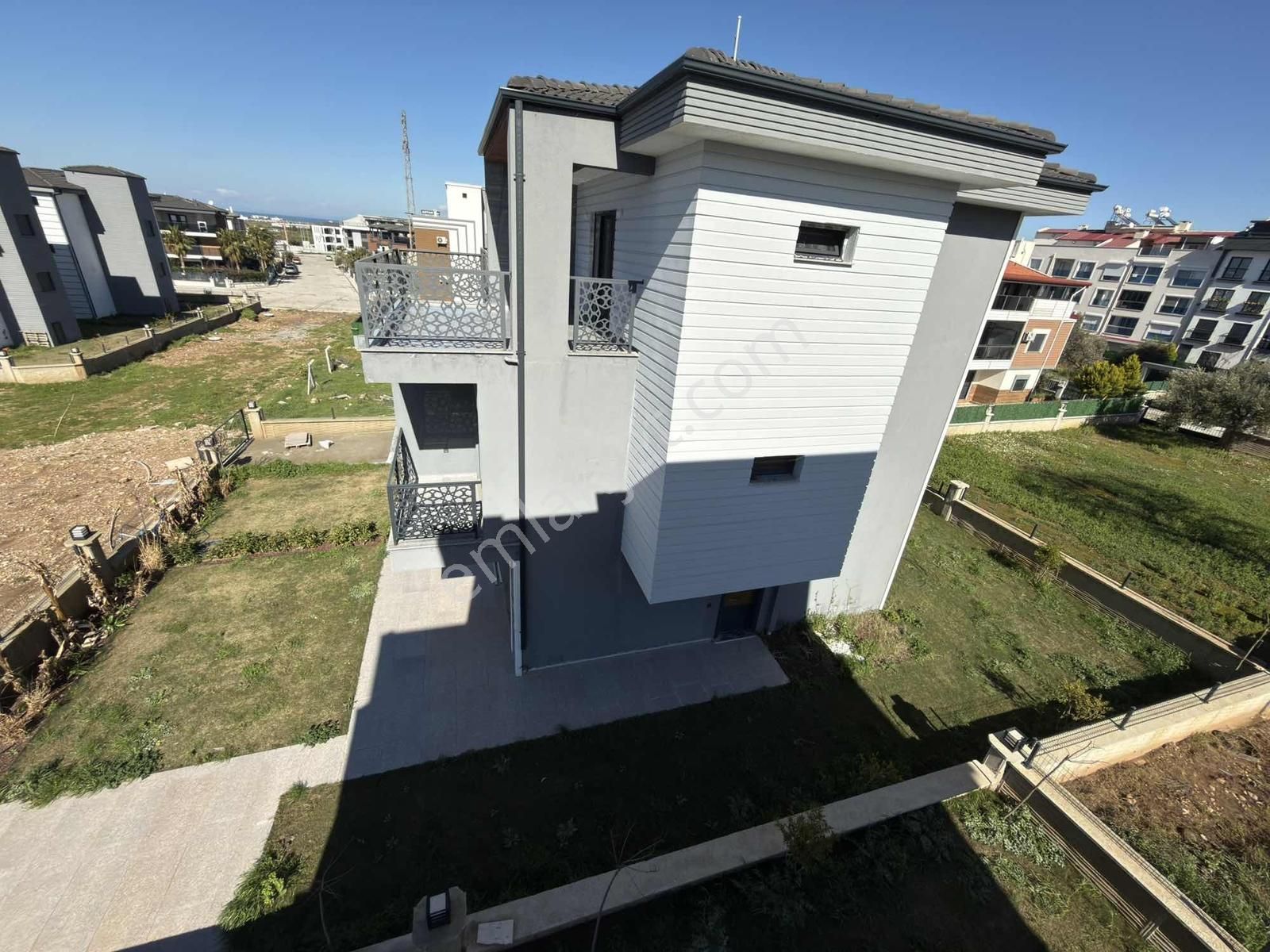 Kuşadası Davutlar Özel Havuzlu 3+1 Triplex Villa - Görsel 31