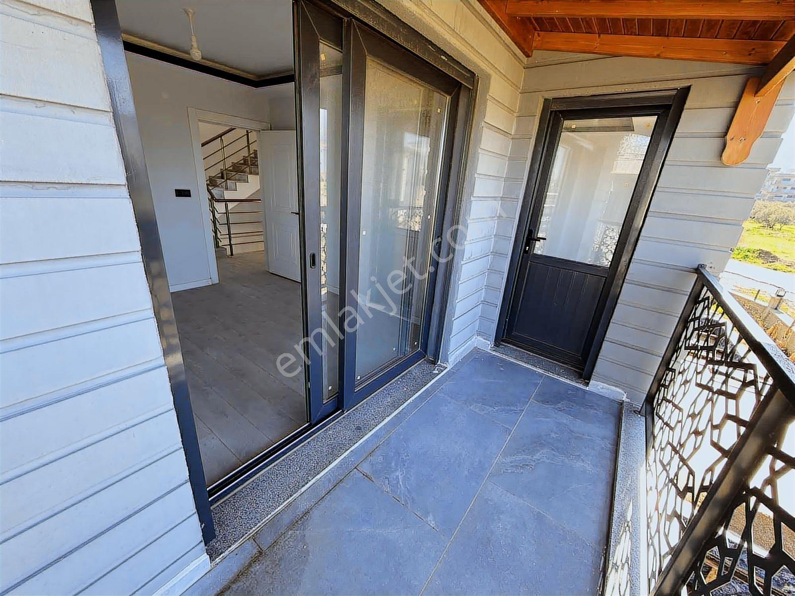 Kuşadası Davutlar Özel Havuzlu 3+1 Triplex Villa - Görsel 10