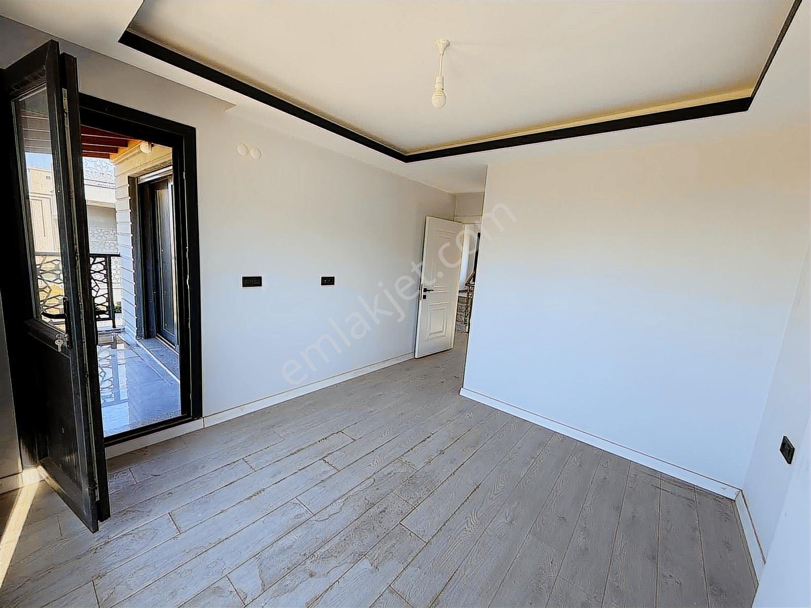 Kuşadası Davutlar Özel Havuzlu 3+1 Triplex Villa - Görsel 5