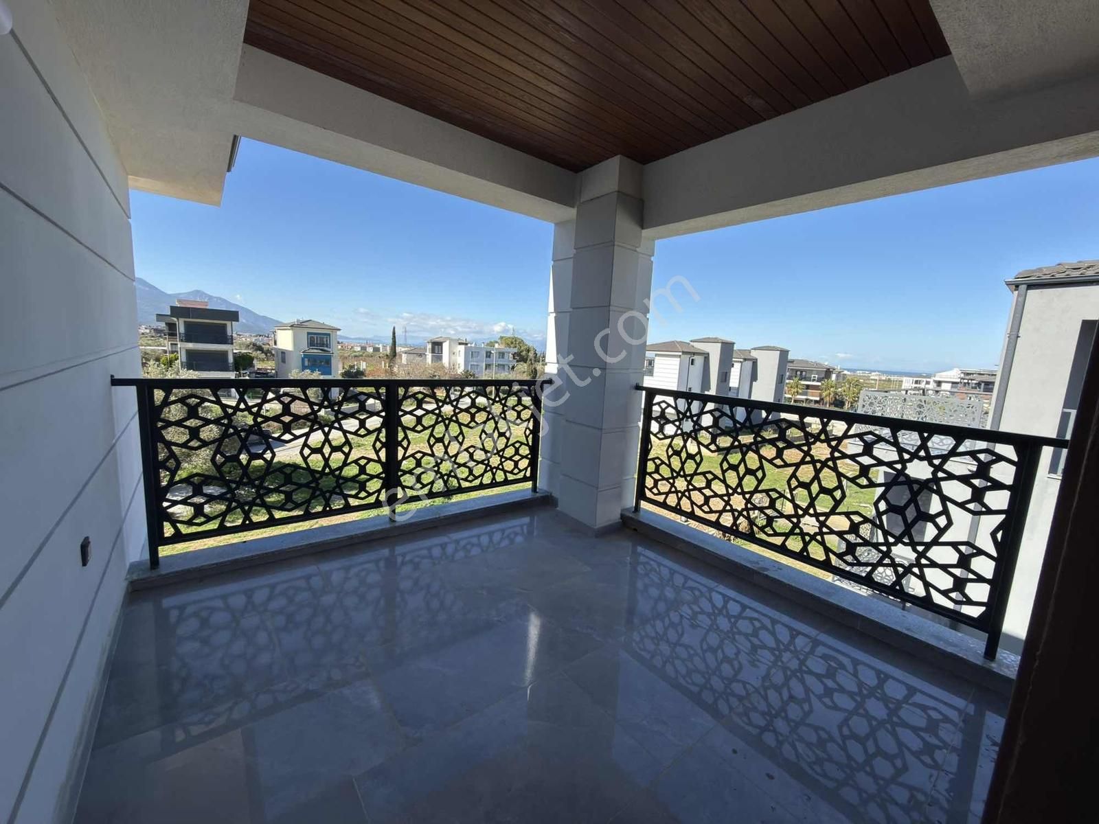 Kuşadası Davutlar Özel Havuzlu 3+1 Triplex Villa - Görsel 30
