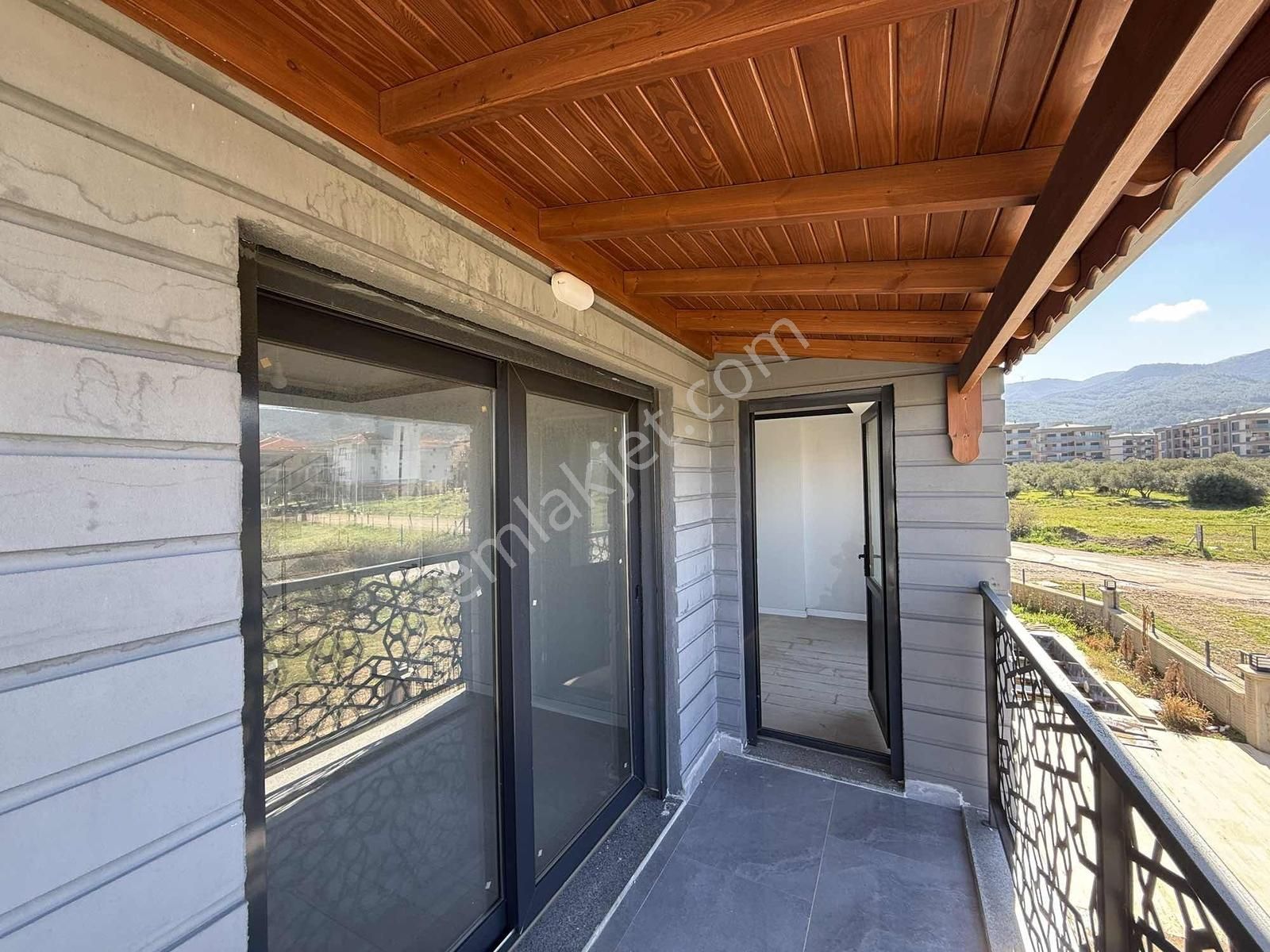 Kuşadası Davutlar Özel Havuzlu 3+1 Triplex Villa - Görsel 16