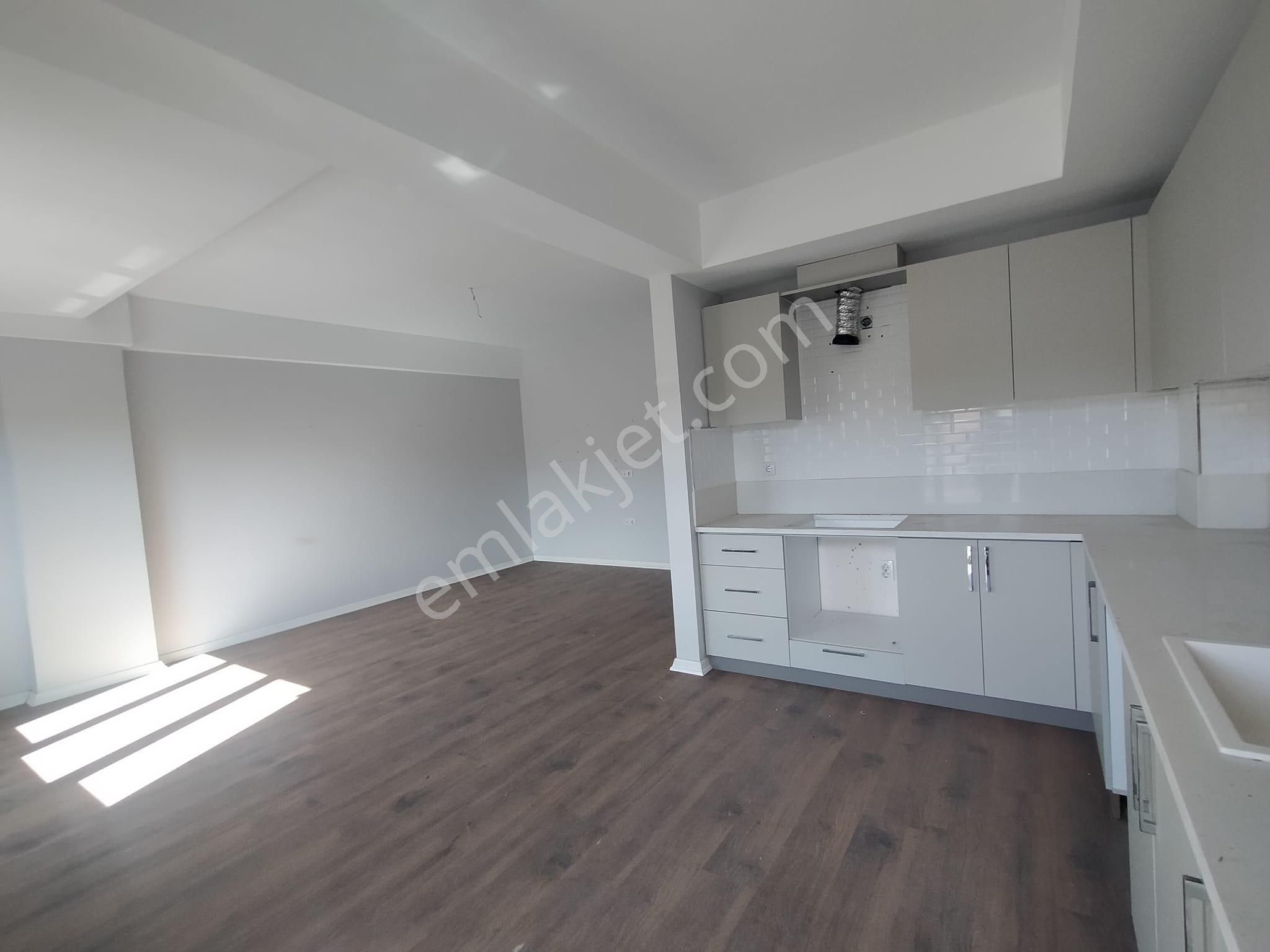 Manisa Salihli Aksoy Mah Satılık 2+1 Doğalgaz Isıtmalı Daire