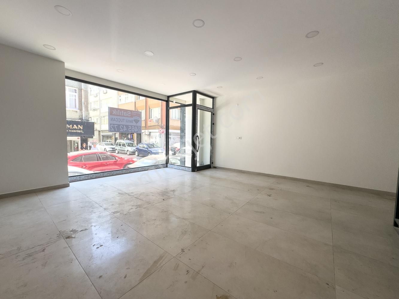 Yenimahalle'de Cadde Üzerinde Depolu Dükkan - Görsel 8