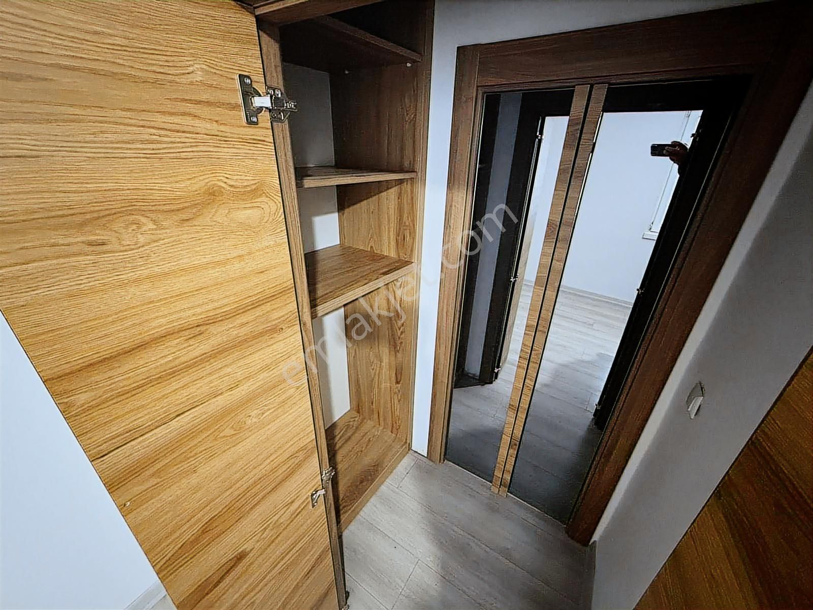 Yenikent Fevzi Çakmak Mh'de Asansörlü 1.arakat Geniş Balkon 3+1 - Görsel 3