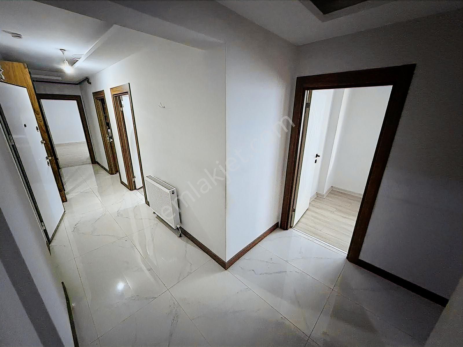 Yenikent Fevzi Çakmak Mh'de Asansörlü 1.arakat Geniş Balkon 3+1 - Görsel 31