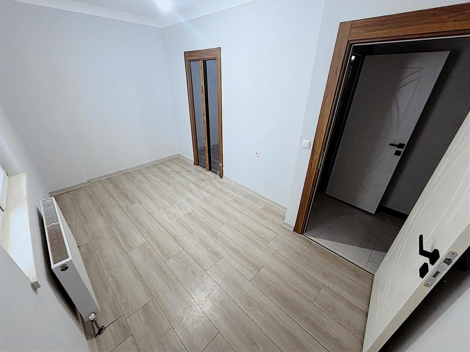 Yenikent Fevzi Çakmak Mh'de Asansörlü 1.arakat Geniş Balkon 3+1 - Görsel 25