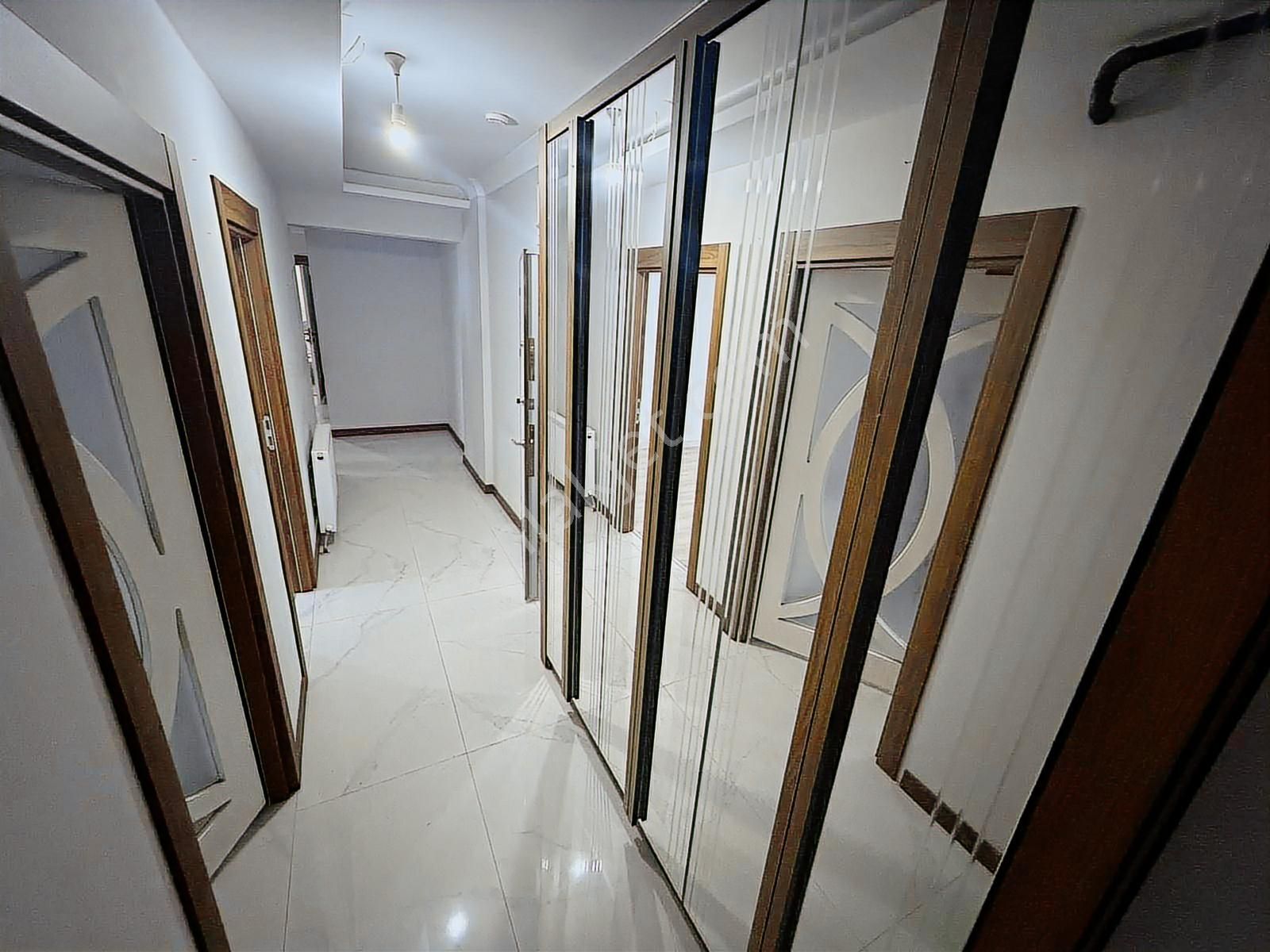 Yenikent Fevzi Çakmak Mh'de Asansörlü 1.arakat Geniş Balkon 3+1 - Görsel 5