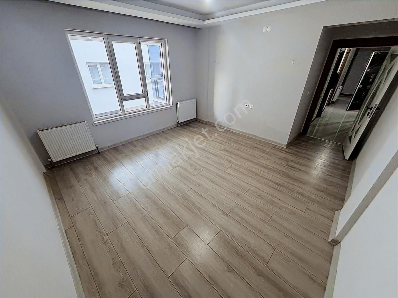 Yenikent Fevzi Çakmak Mh'de Asansörlü 1.arakat Geniş Balkon 3+1 - Görsel 18